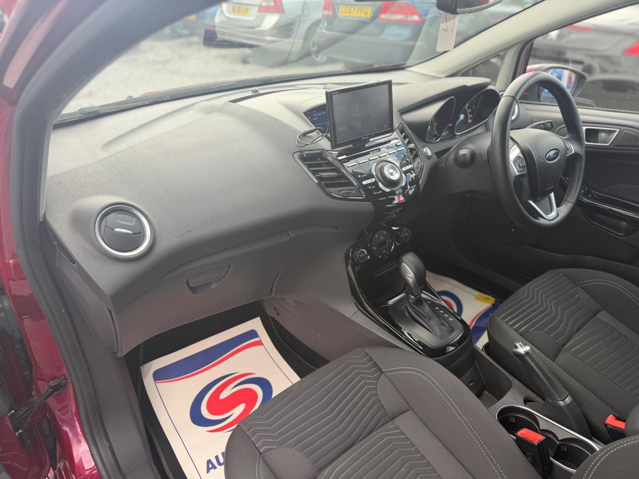 Ford Fiesta - Image 9