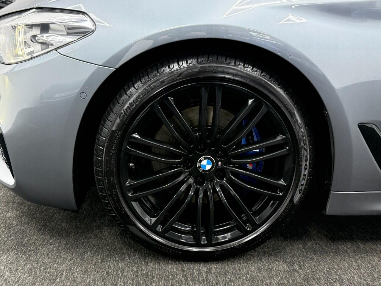 BMW 5 Series - Image 11