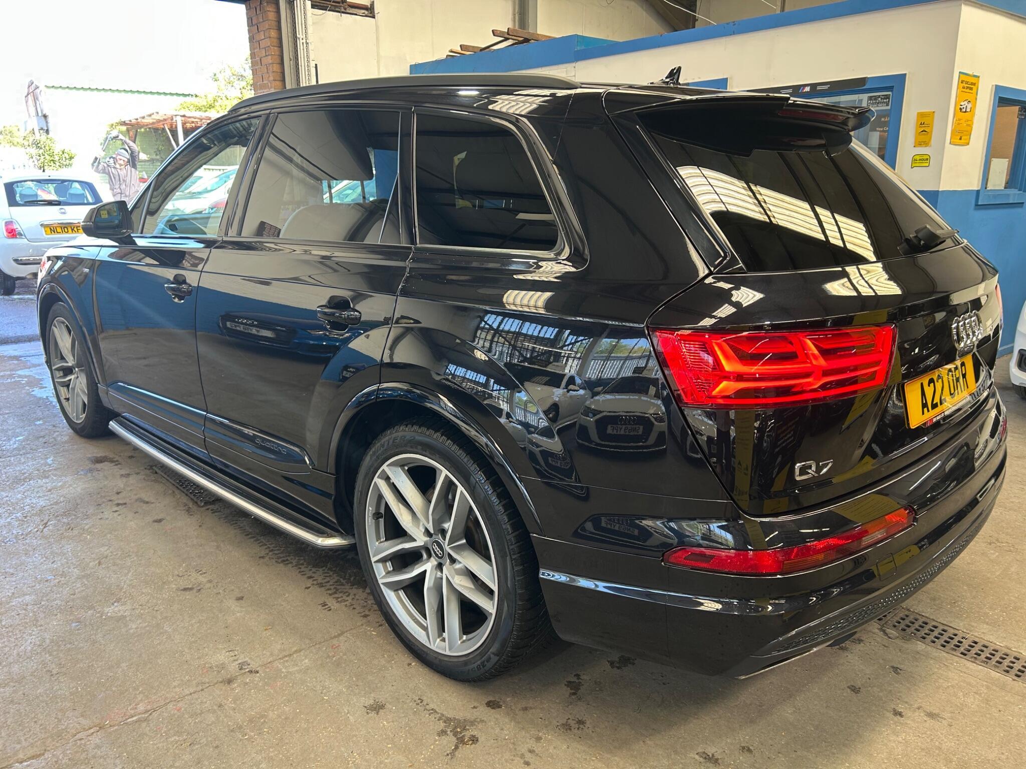 Audi Q7 - Image 7