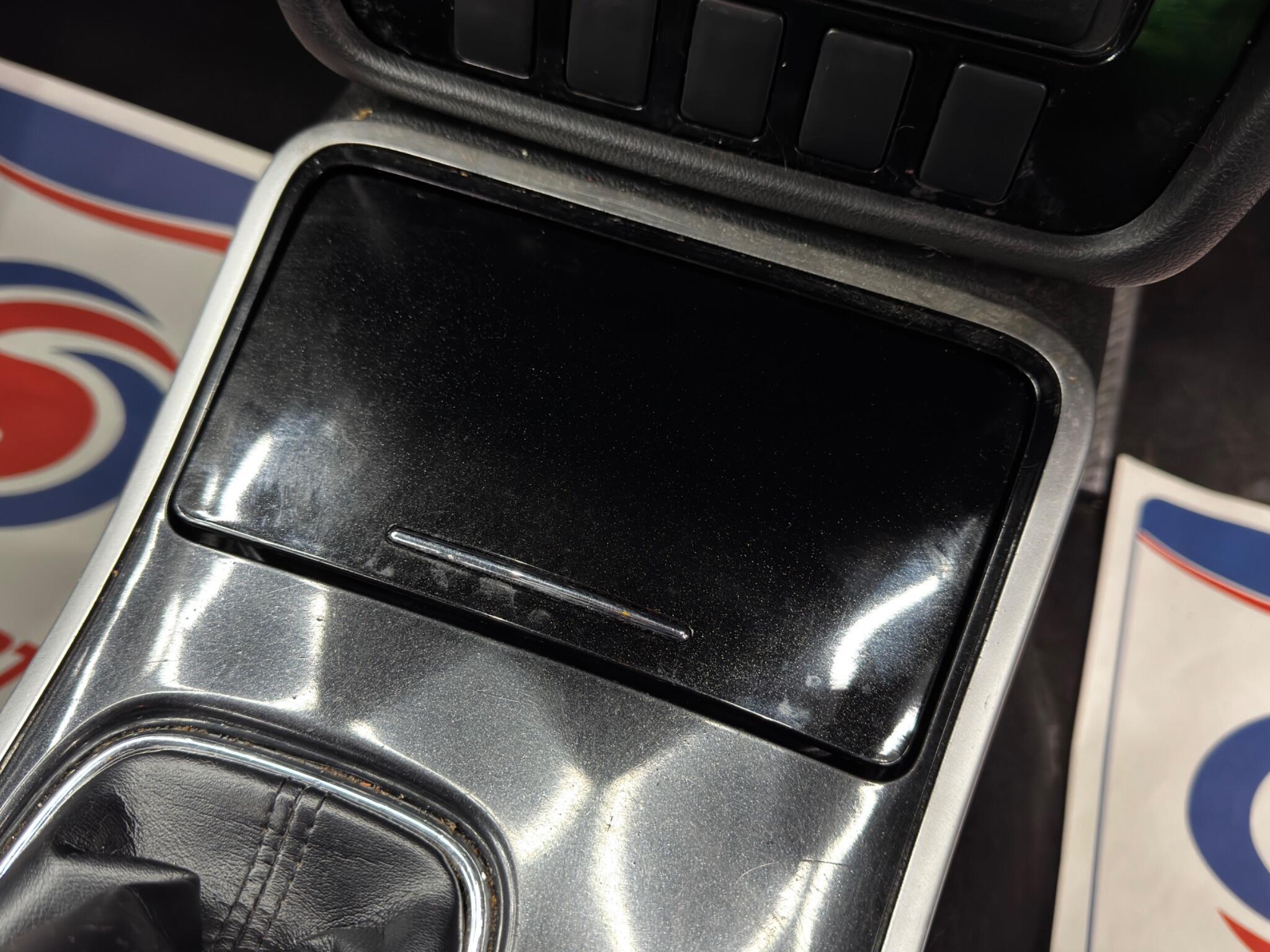 Mitsubishi Outlander - Image 25