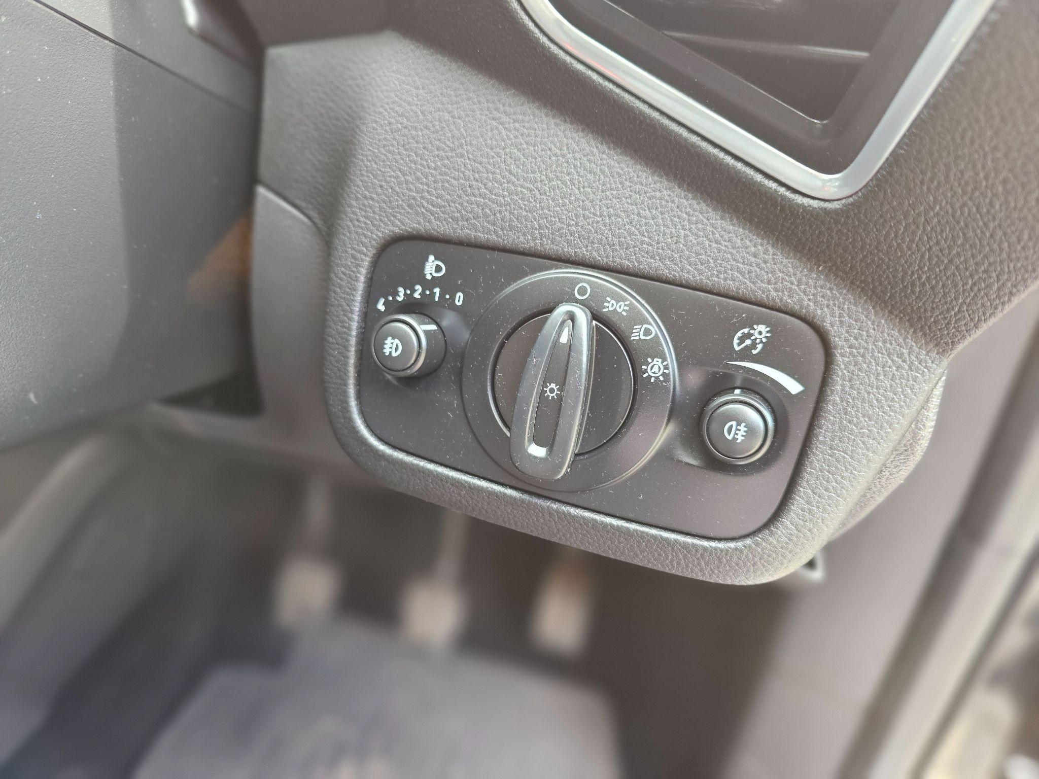 Ford Kuga - Image 27