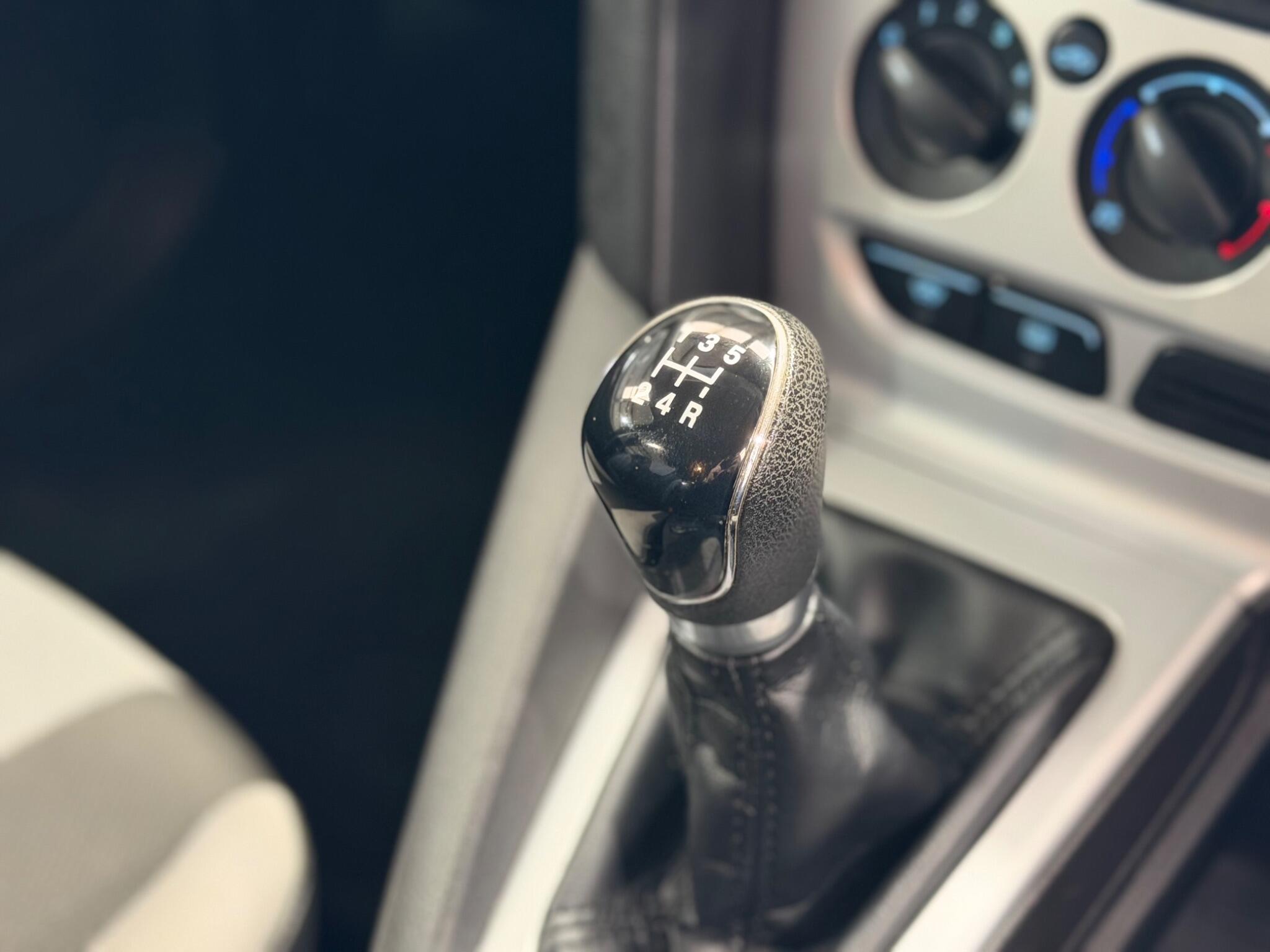 Ford Focus - Image 24