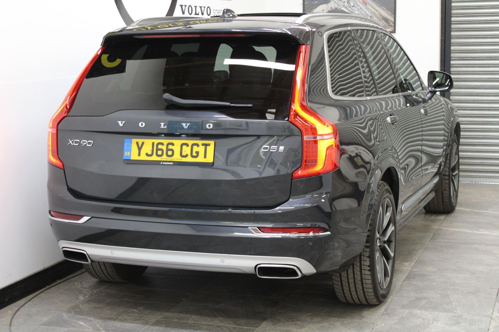 Volvo XC90 - Image 11