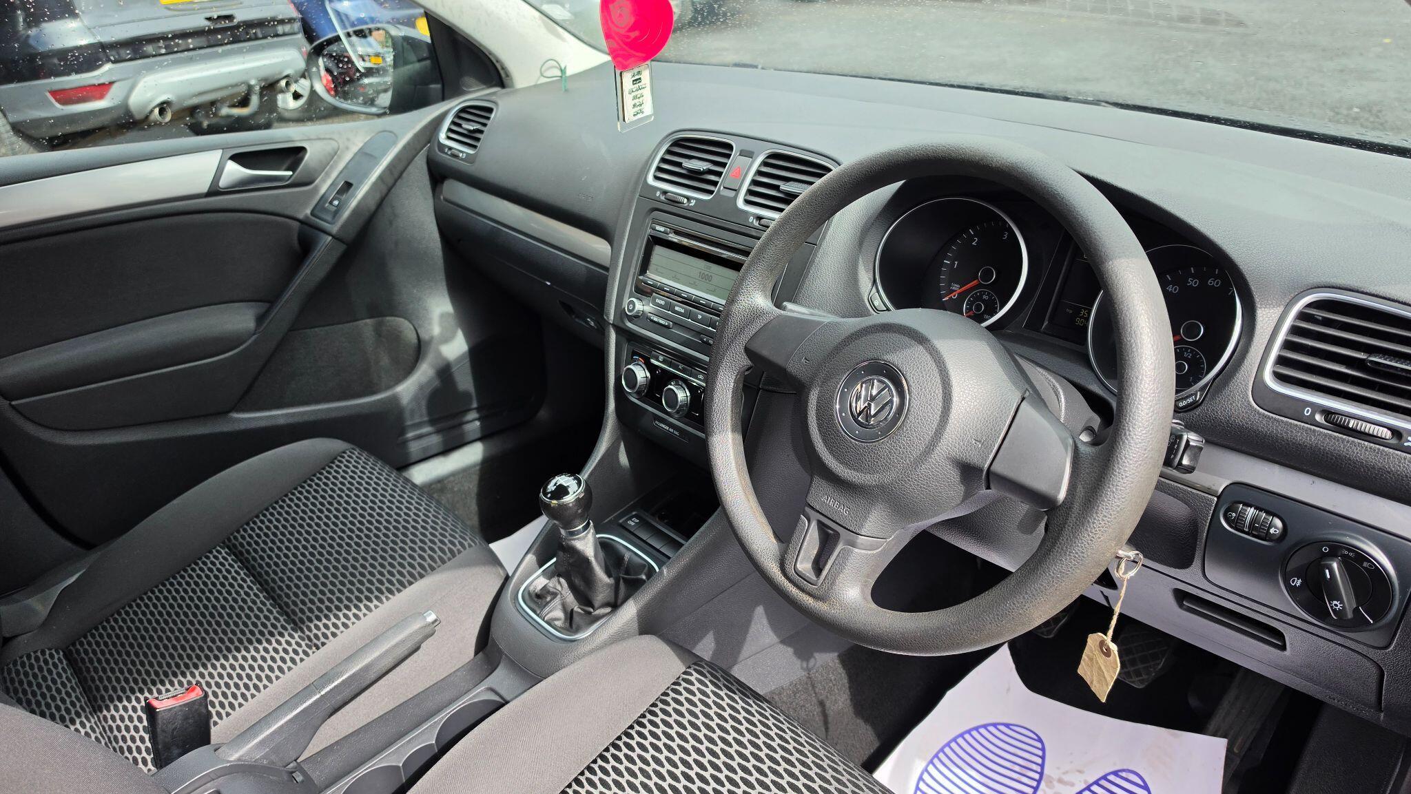 Volkswagen Golf - Image 11