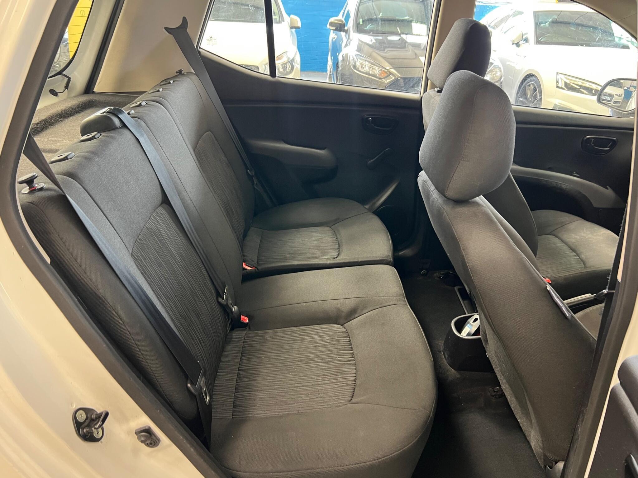 Hyundai i10 - Image 21