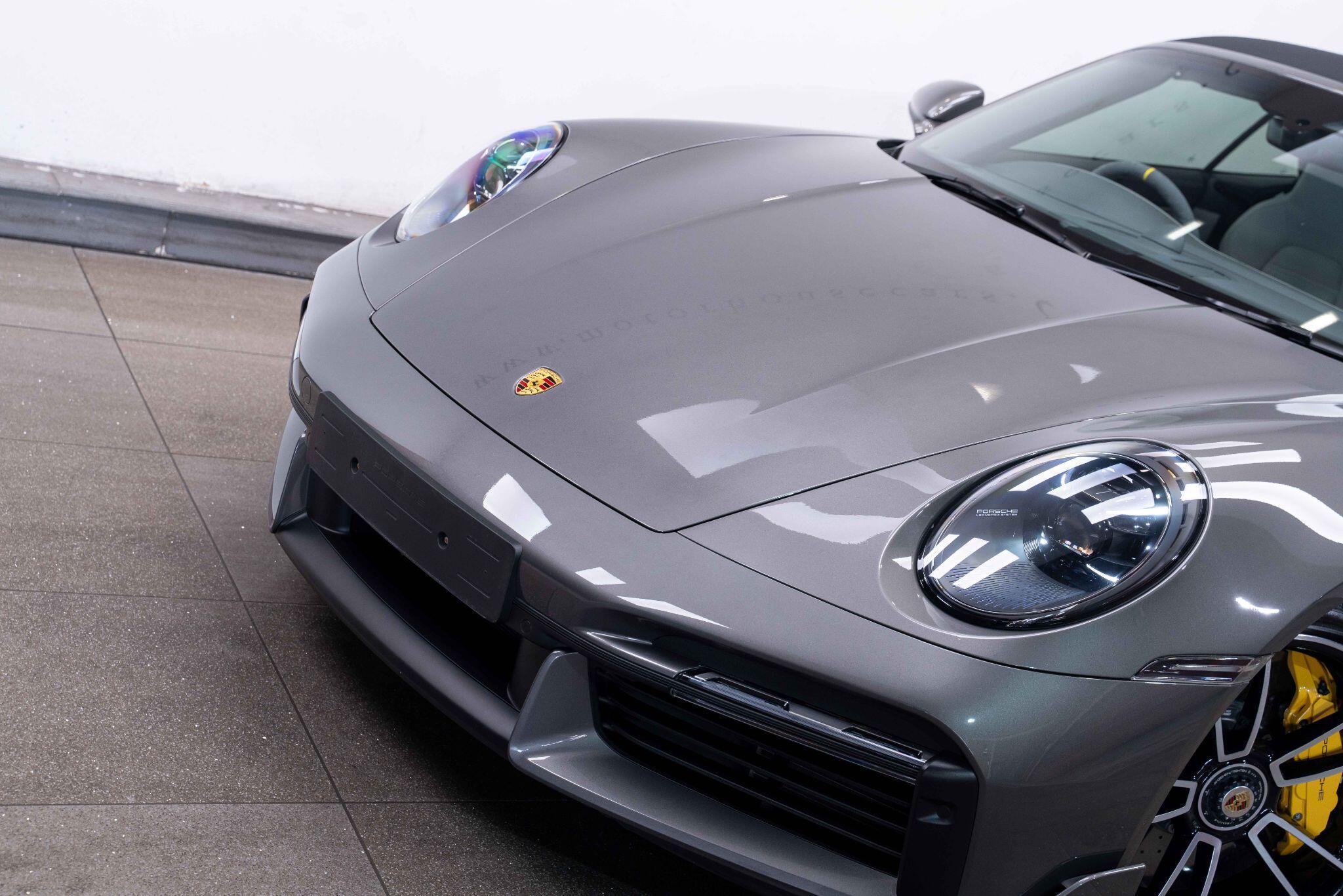 Porsche 911 - Image 14