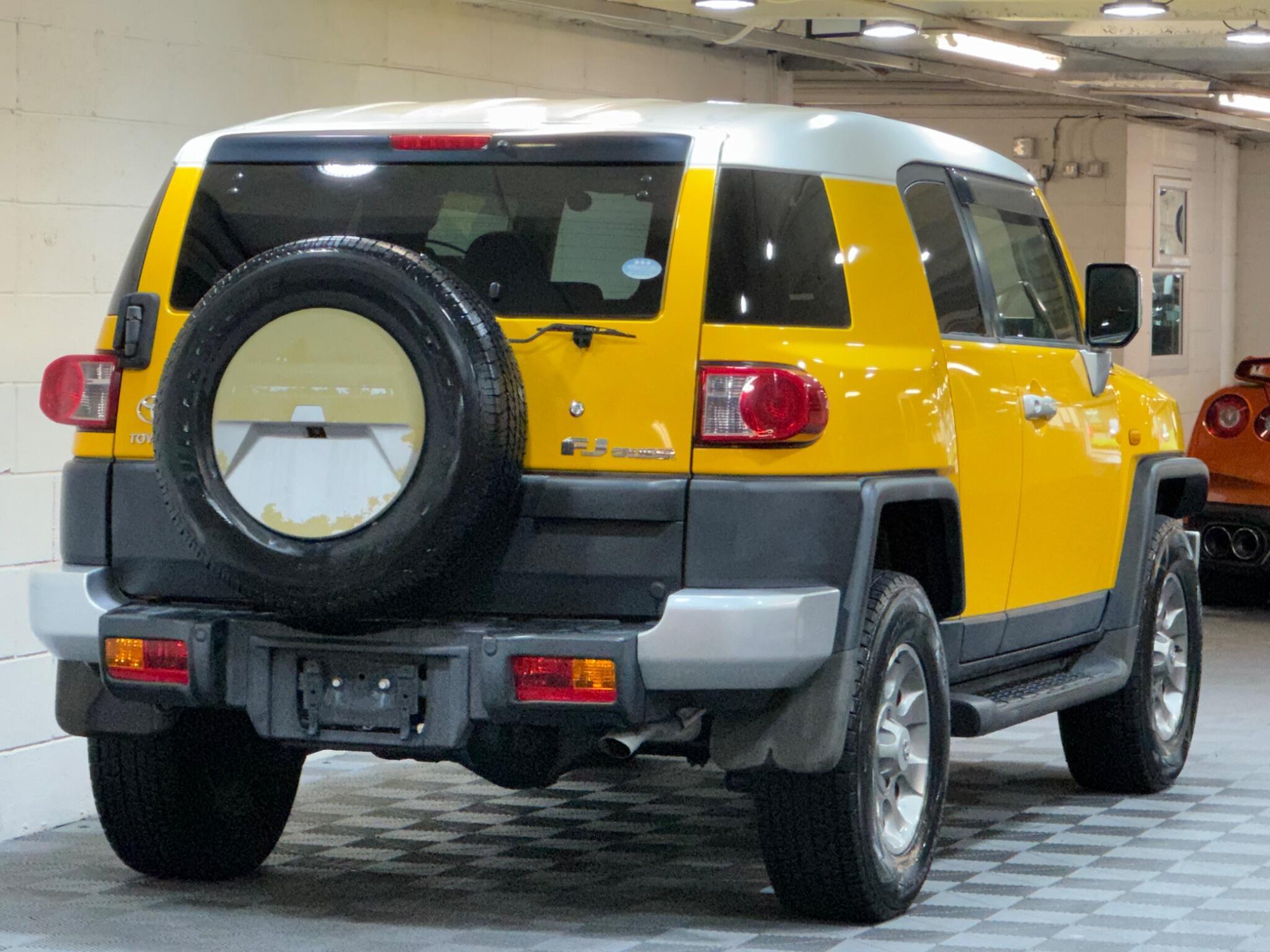 Toyota FJ CRUISER - Image 4