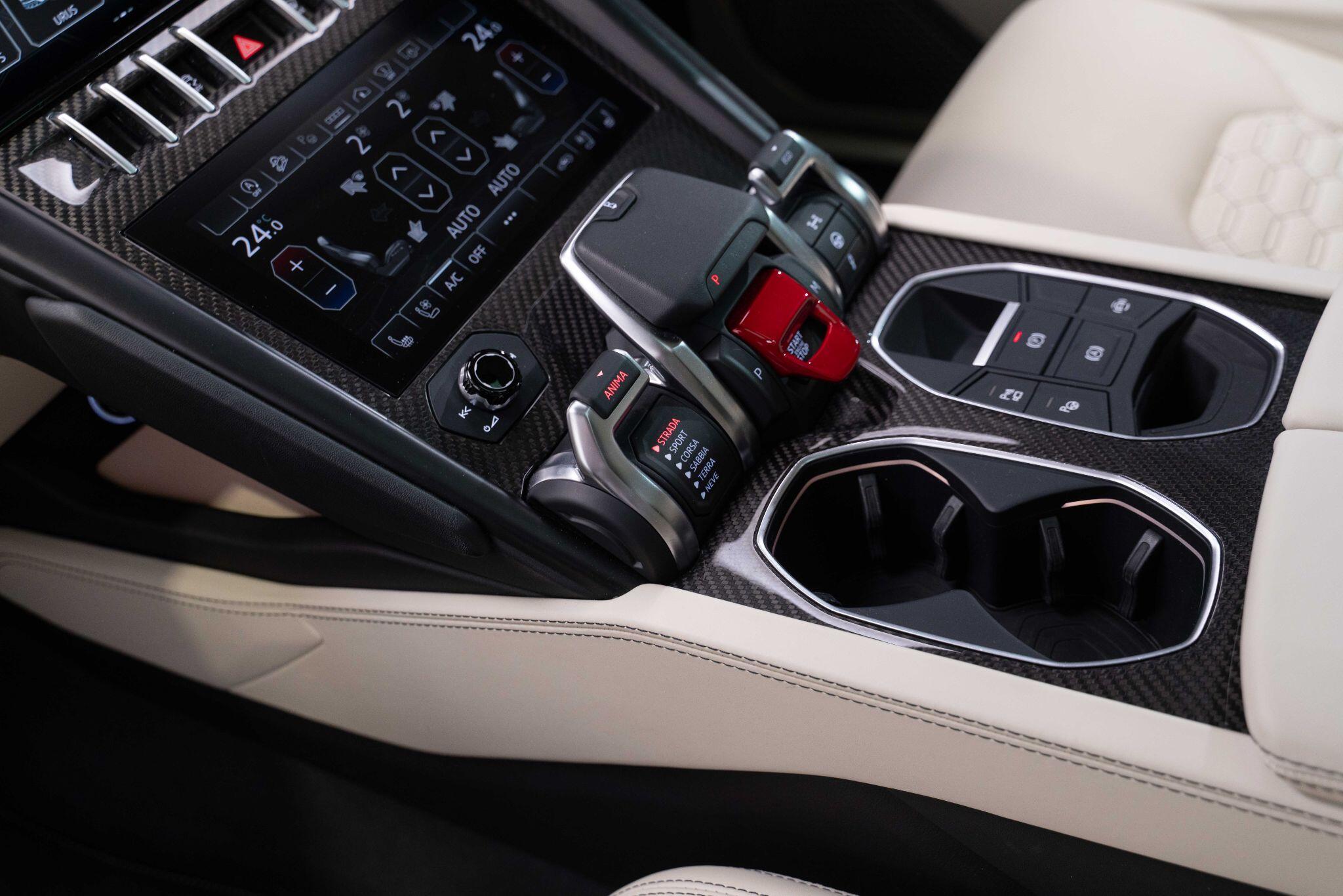 Lamborghini Urus - Image 68