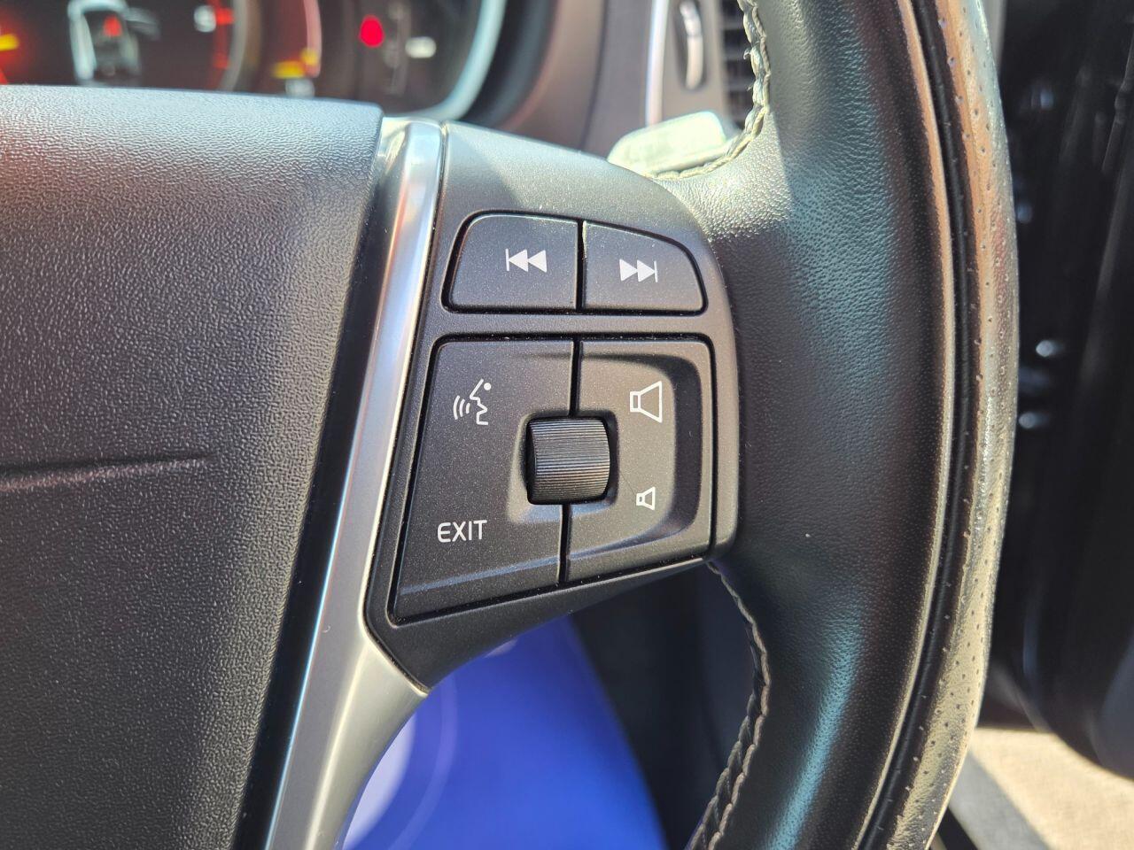 Volvo V40 - Image 30