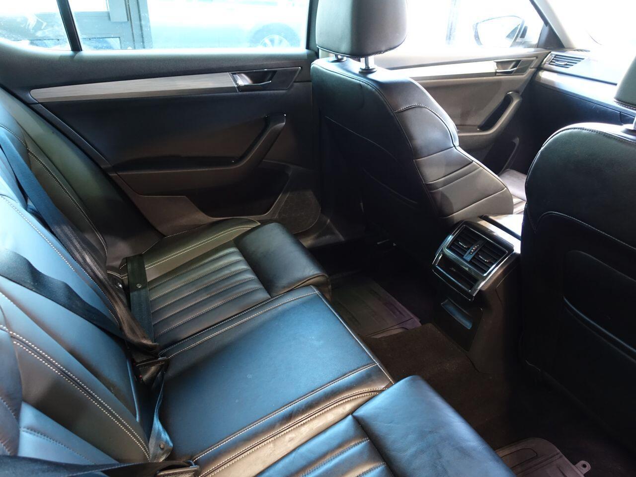 Skoda Superb - Image 20