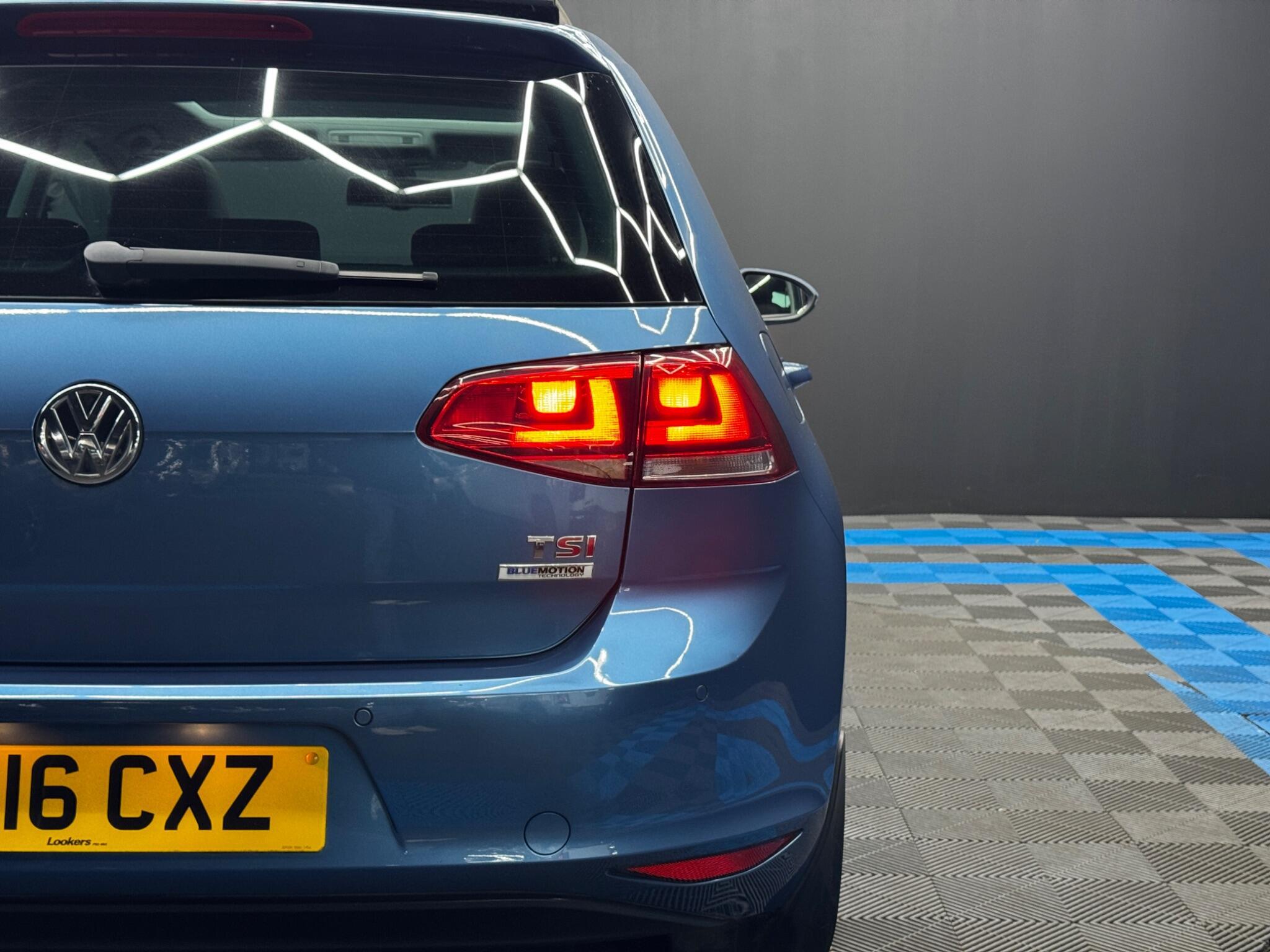 Volkswagen Golf - Image 43