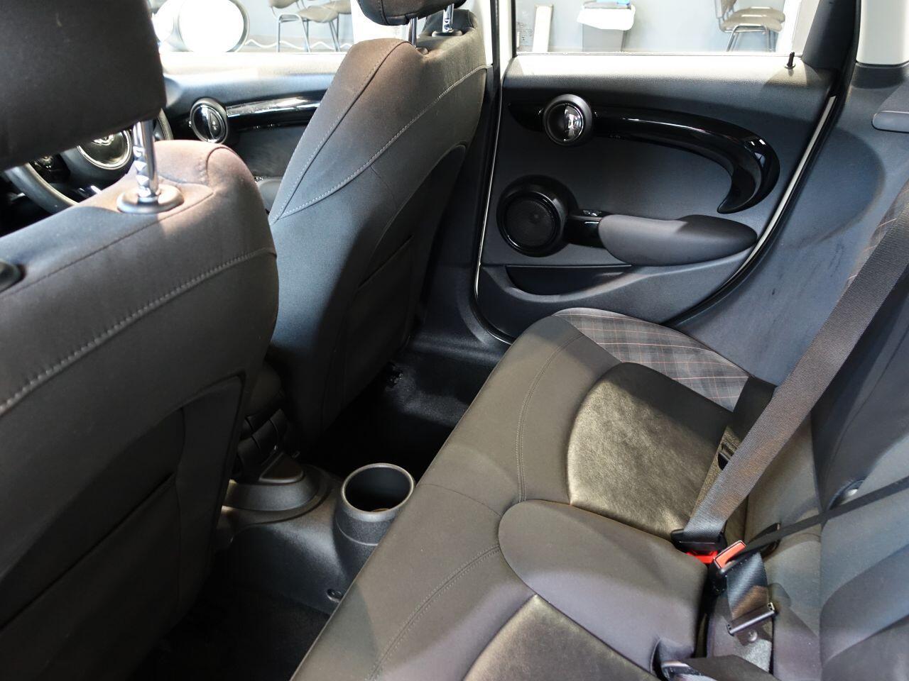 MINI Hatch - Image 21