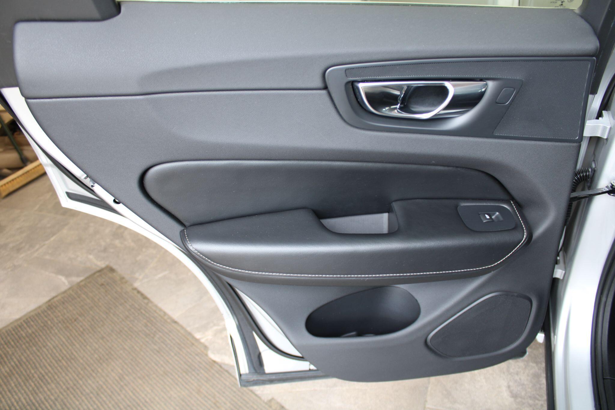 Volvo XC60 - Image 40