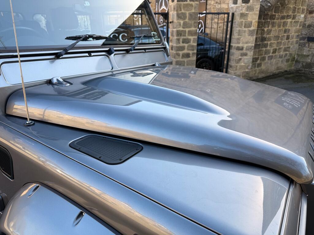 Land Rover Defender 110 - Image 31