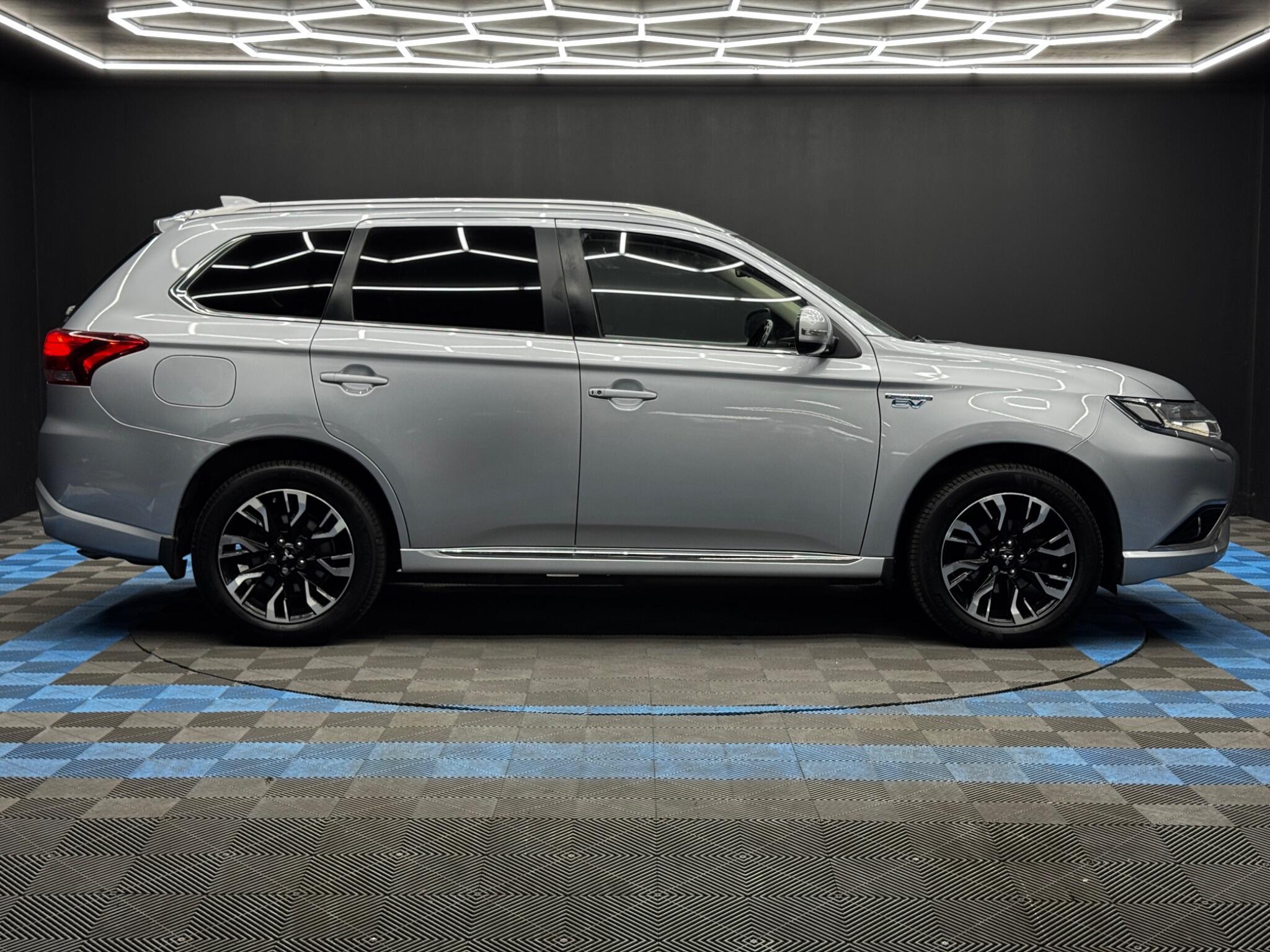 Mitsubishi Outlander - Image 4