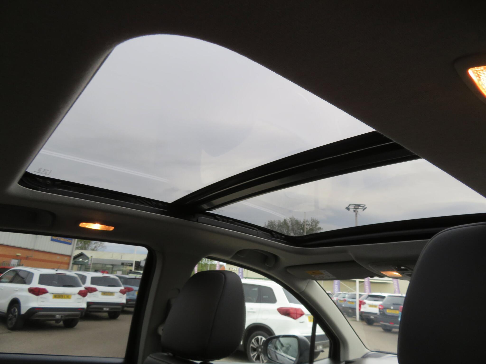 Suzuki S-Cross - Image 19