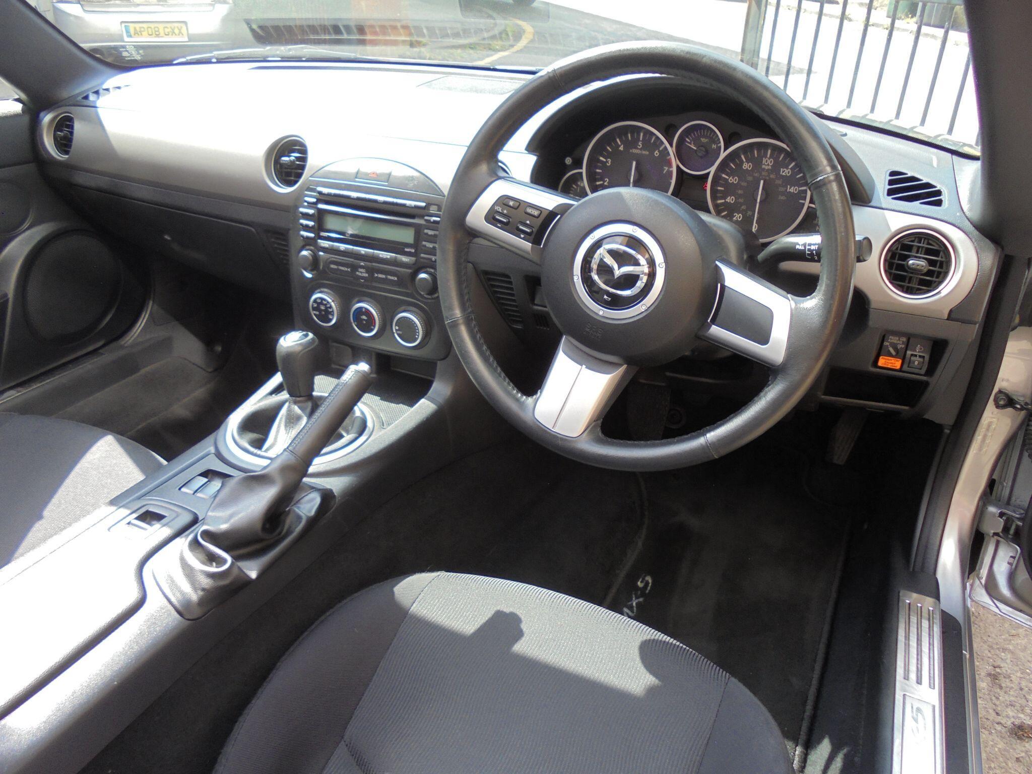 Mazda MX-5 - Image 16
