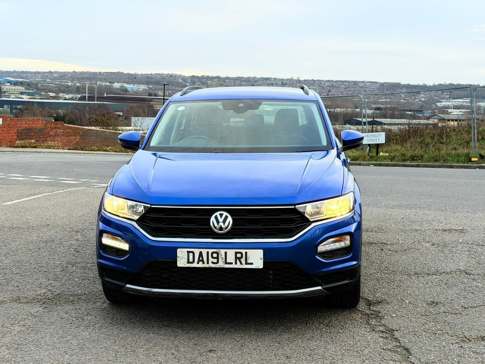 Volkswagen T-Roc - Image 2