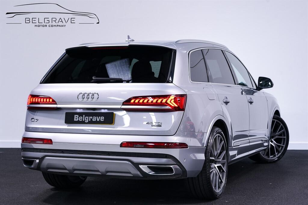 Audi Q7 - Image 2