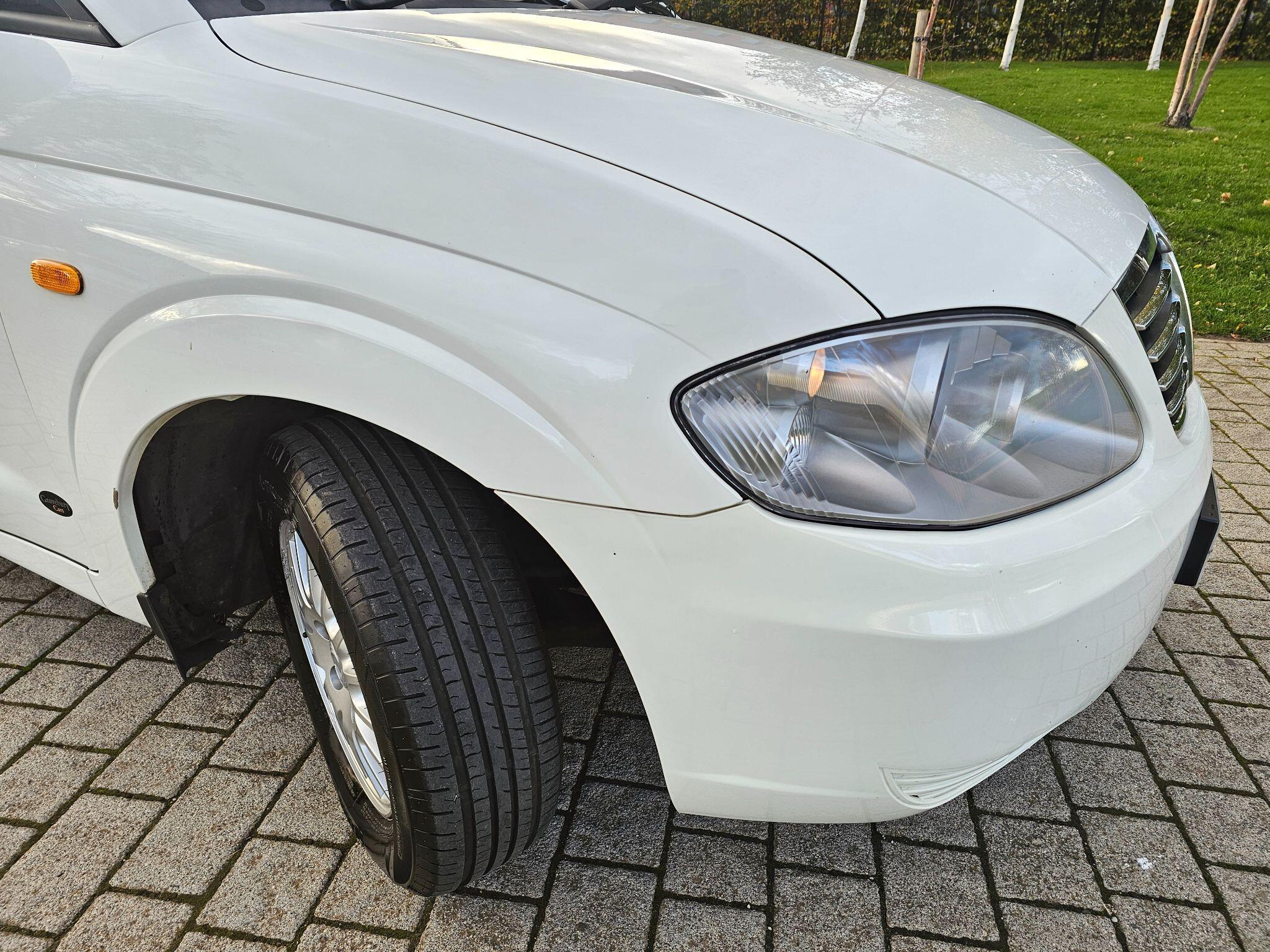 Ssangyong Rodius - Image 40