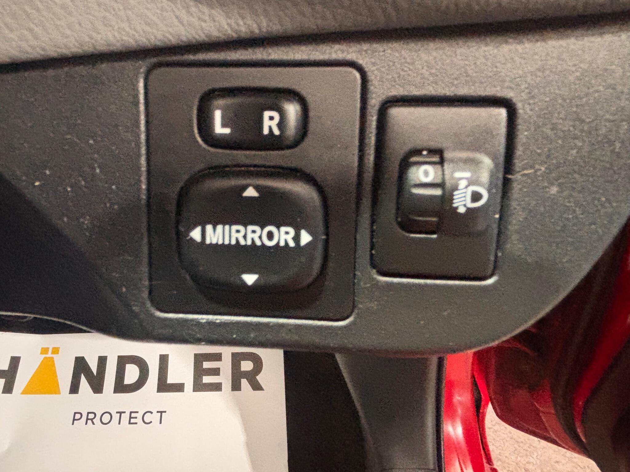 Toyota Yaris - Image 16