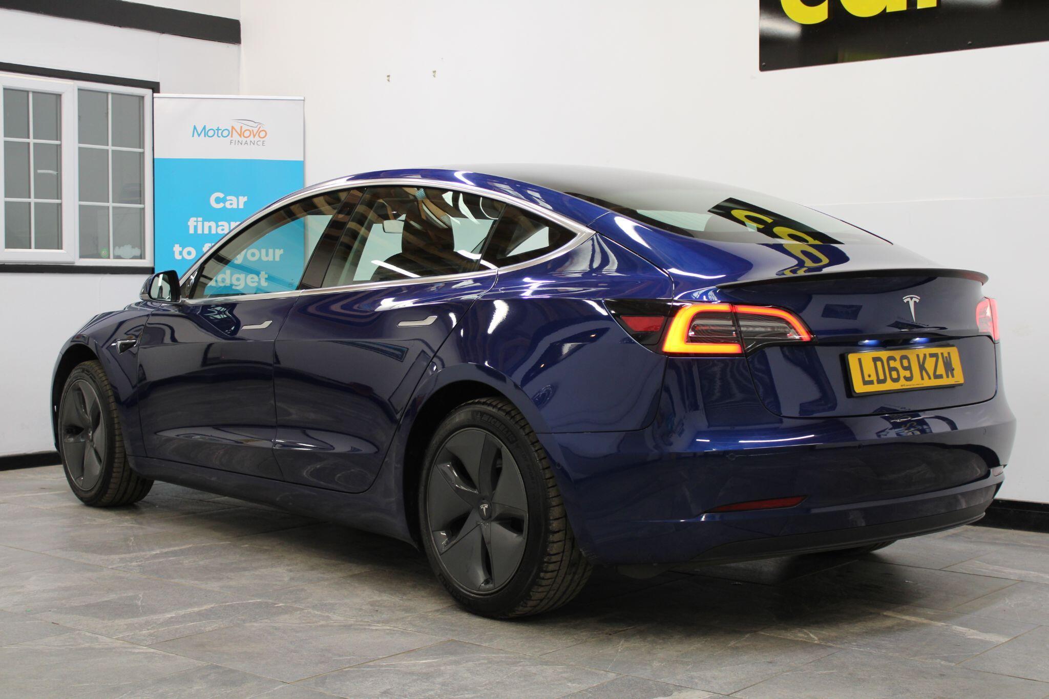 Tesla Model 3 - Image 3