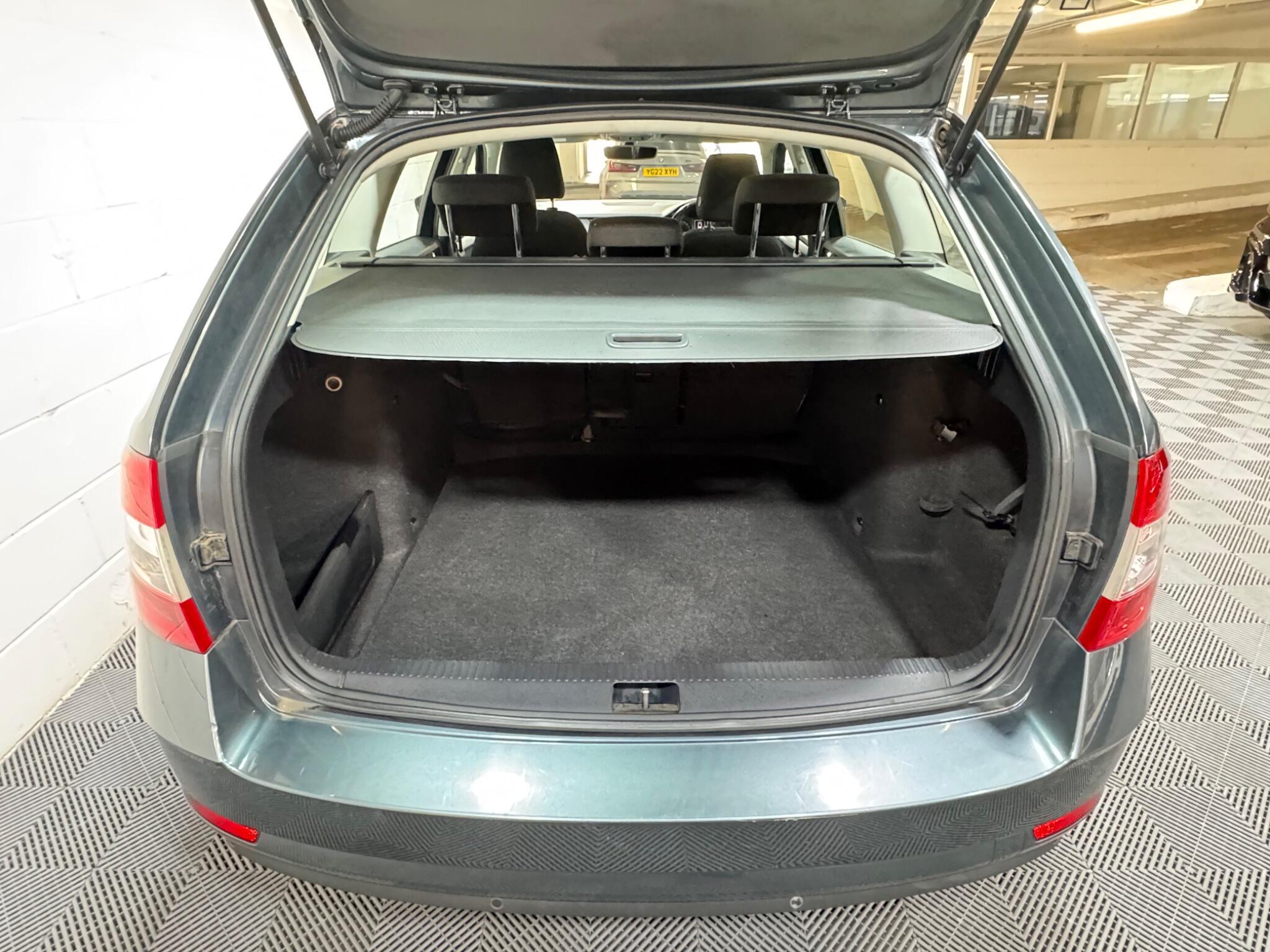 Skoda Octavia - Image 12