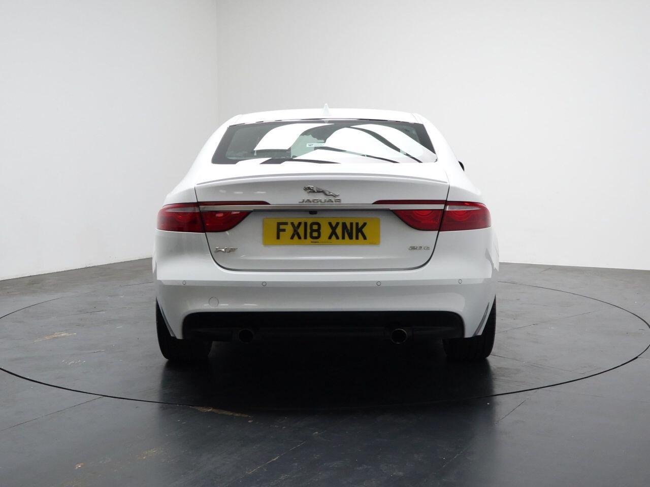 Jaguar XF - Image 11
