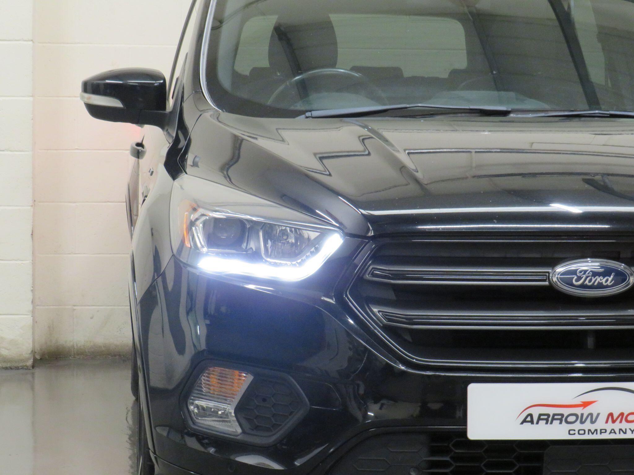 Ford Kuga - Image 11