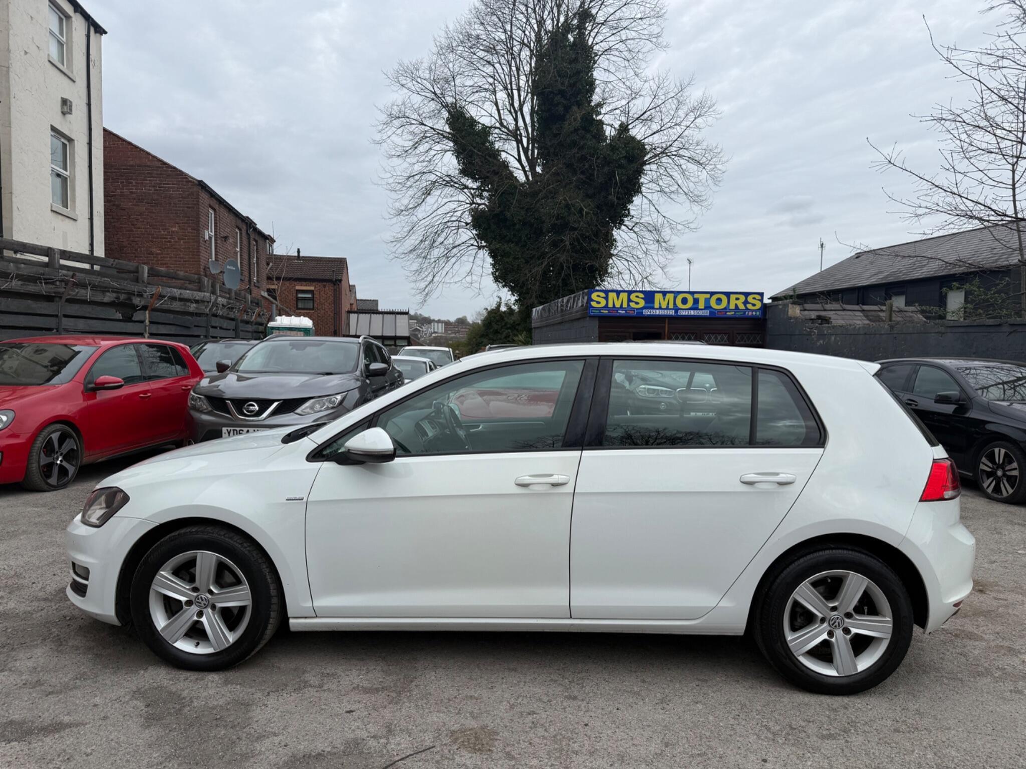 Volkswagen Golf - Image 4