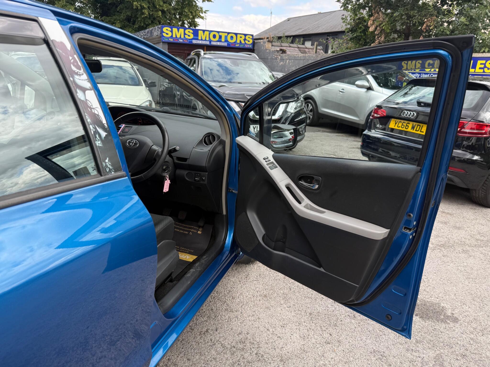 Toyota Yaris - Image 16
