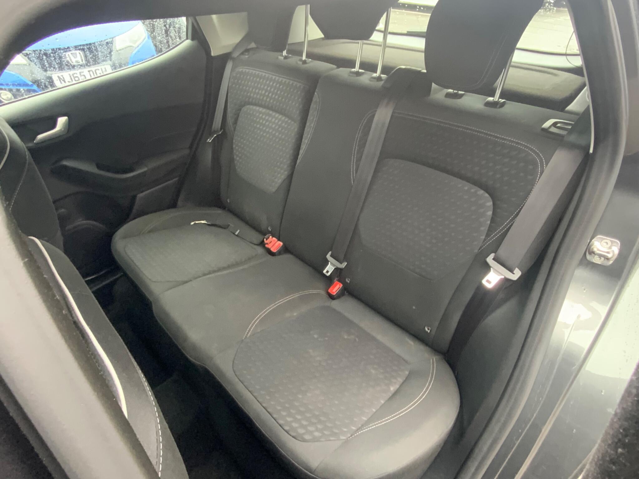 Ford Fiesta - Image 19