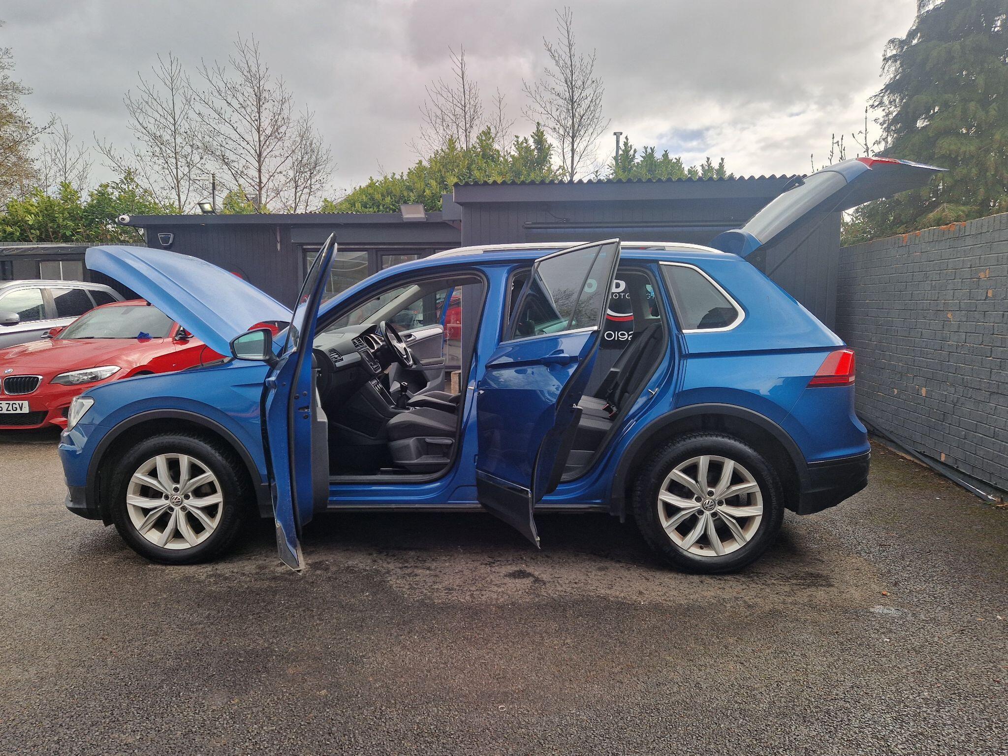 Volkswagen Tiguan - Image 15