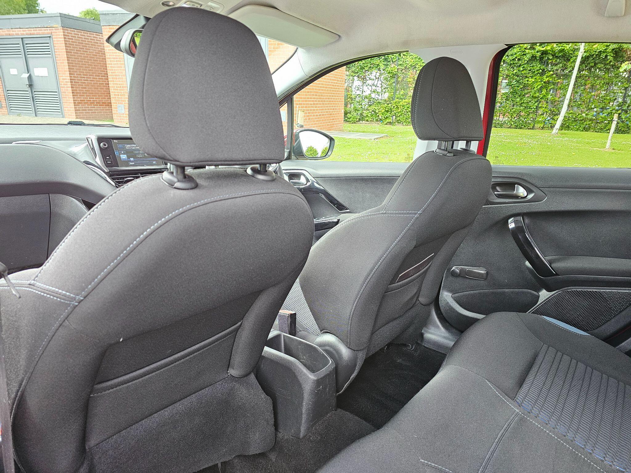 Peugeot 208 - Image 16