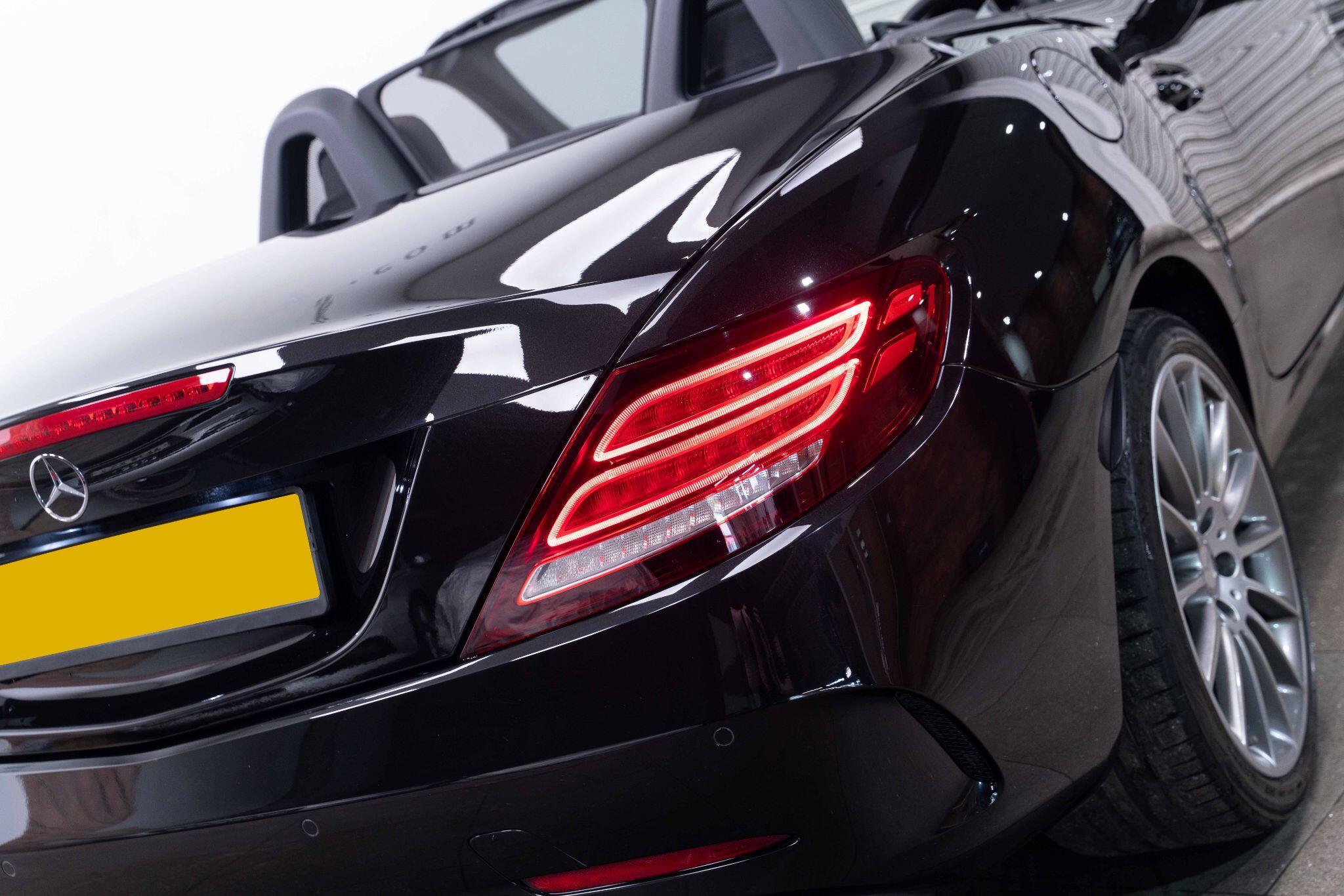 Mercedes SLC - Image 32