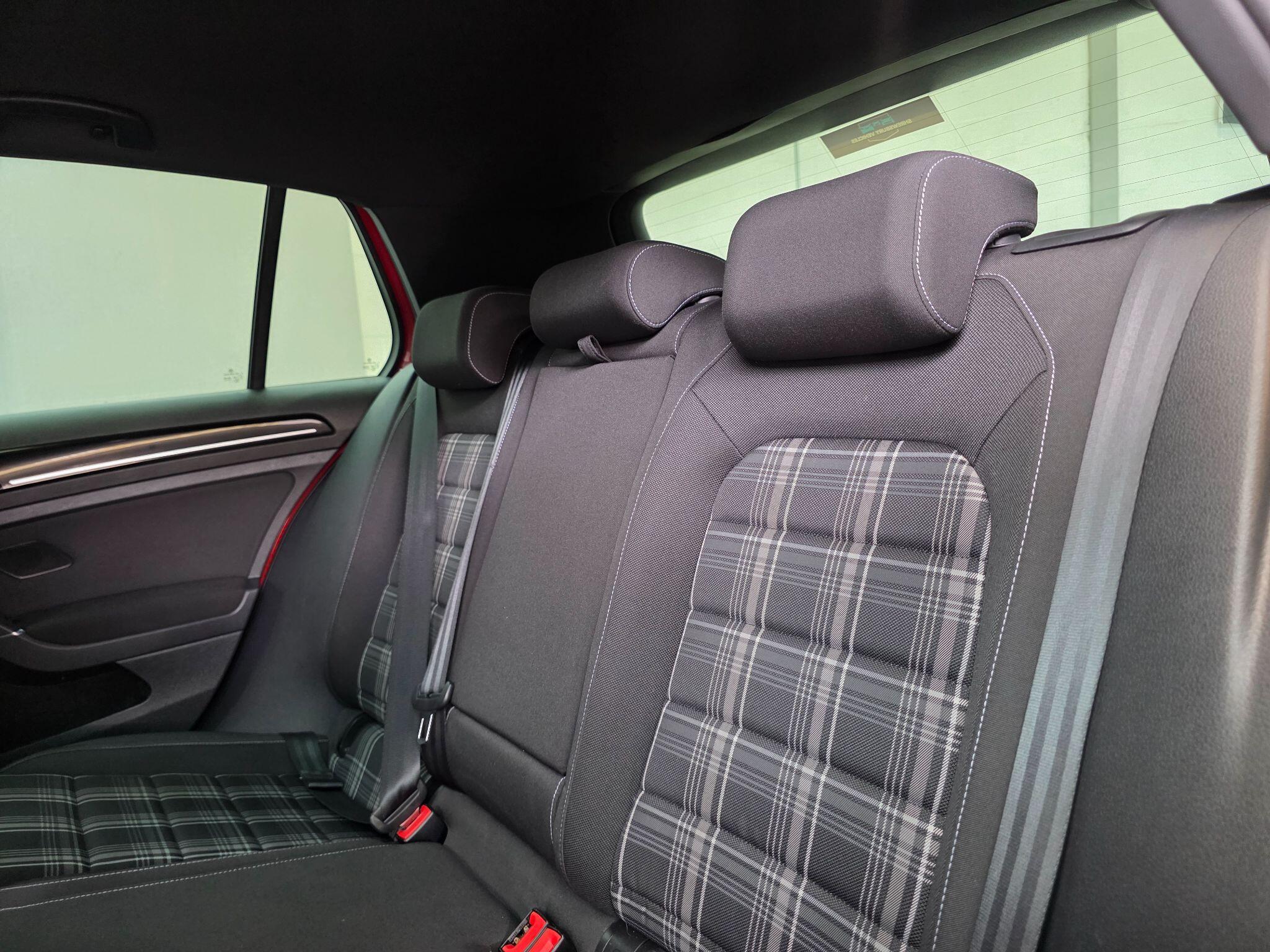 Volkswagen Golf - Image 30