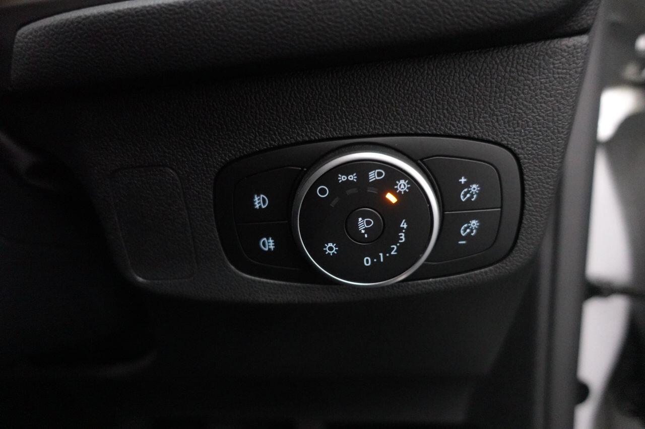 Ford Focus - Image 18