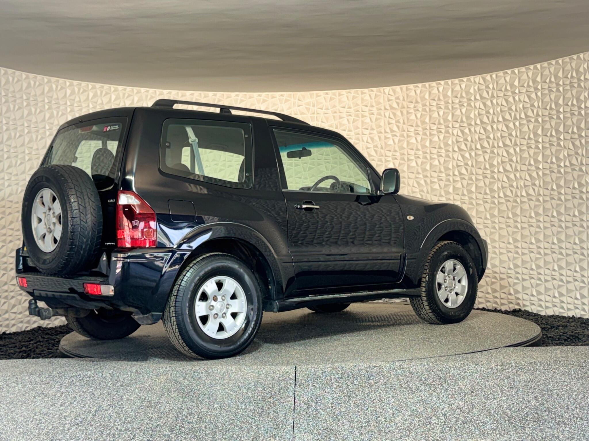 Mitsubishi Shogun - Image 9