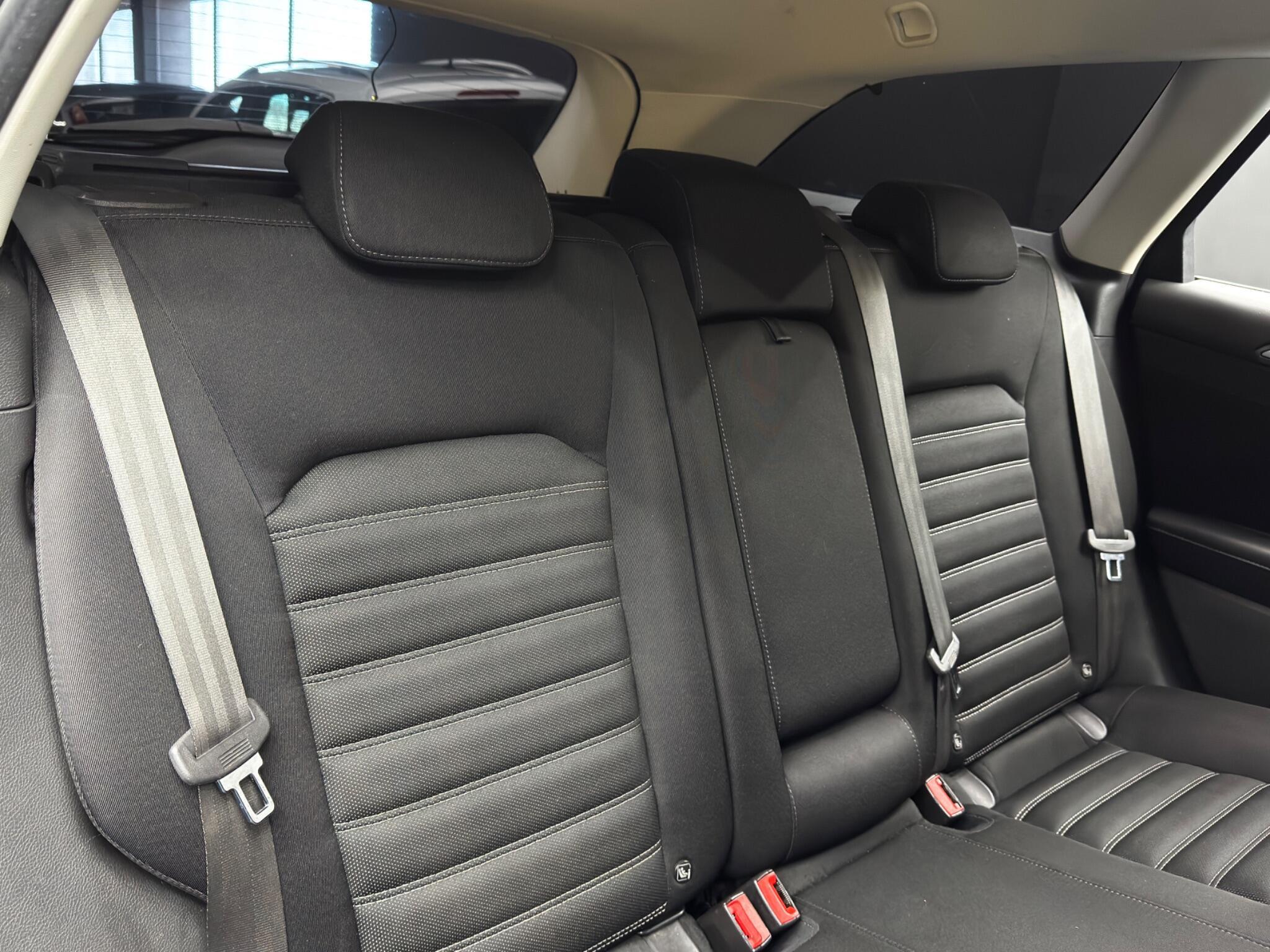 Ford Mondeo - Image 15