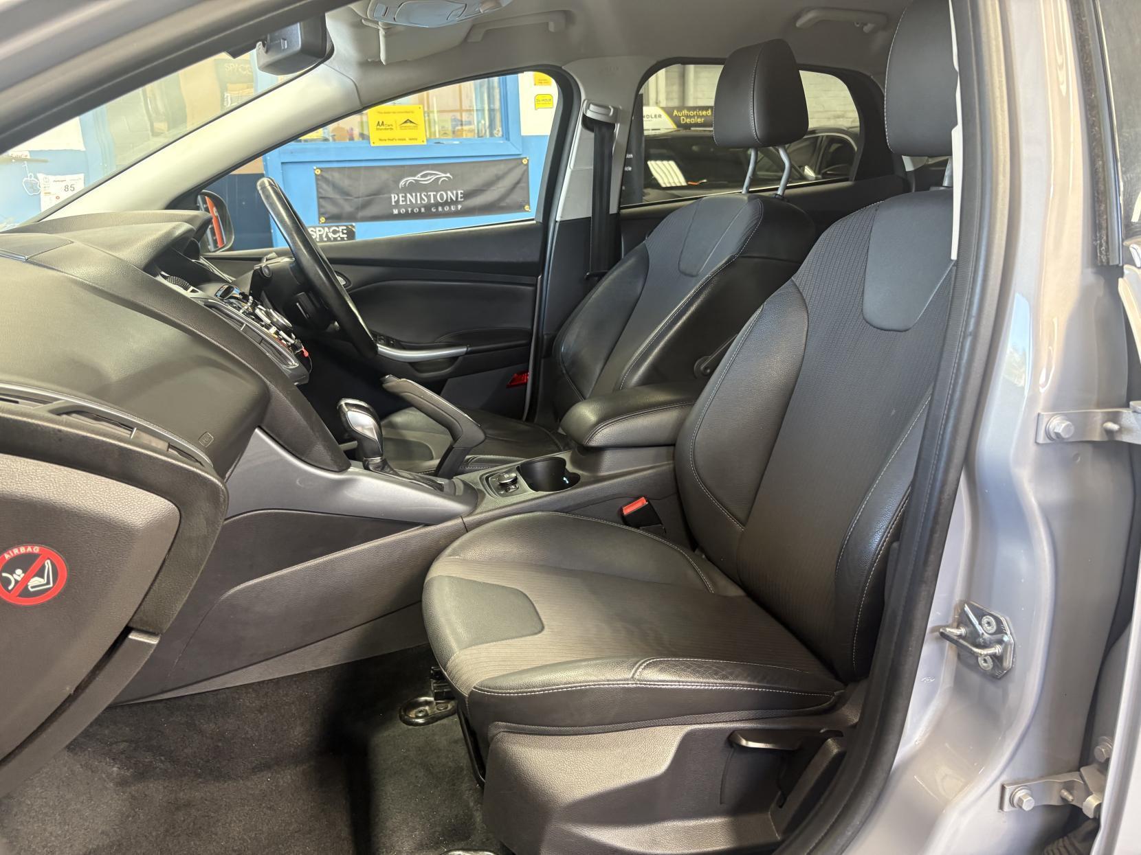 Ford Focus - Image 20