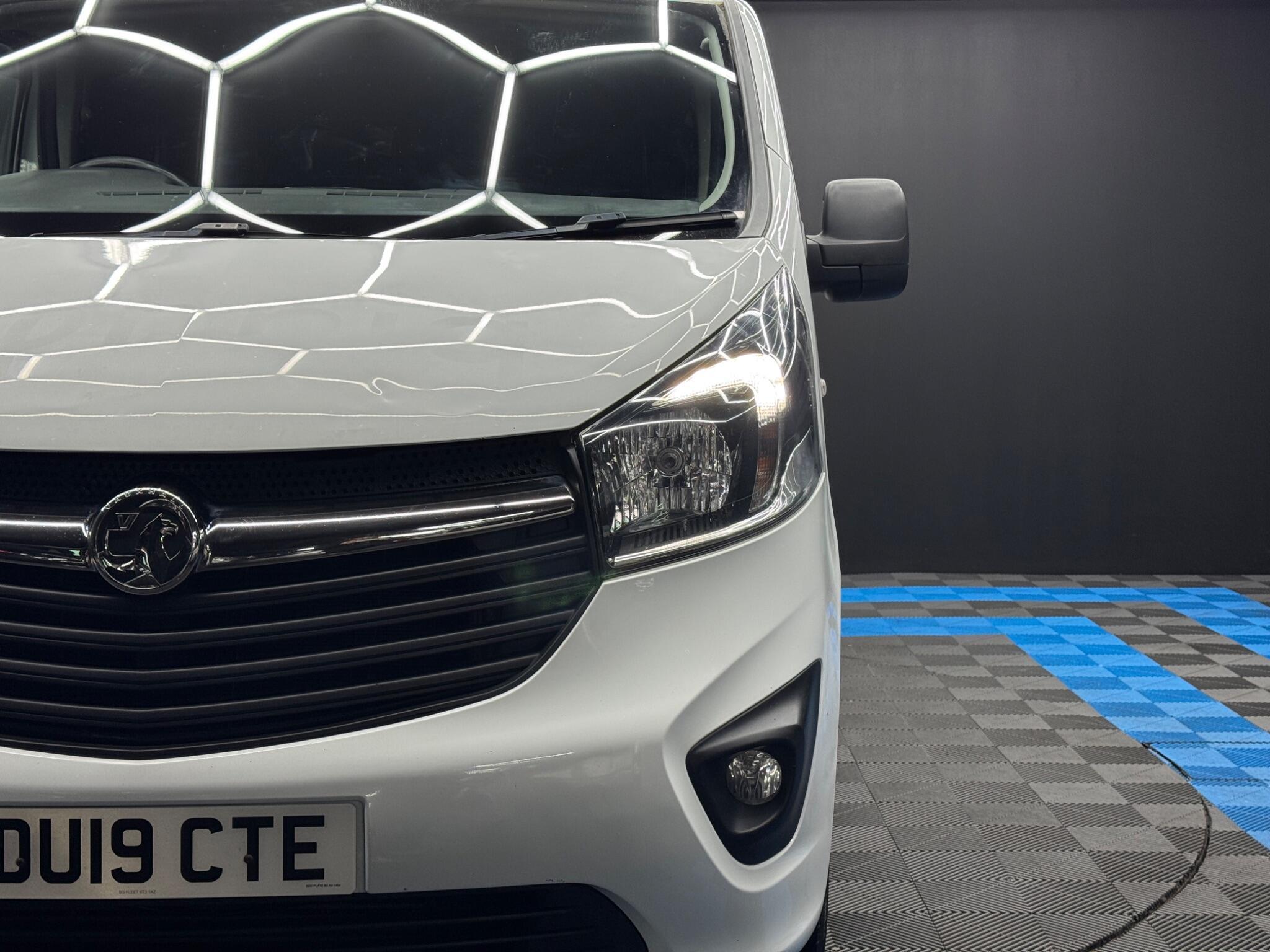 Vauxhall Vivaro - Image 35