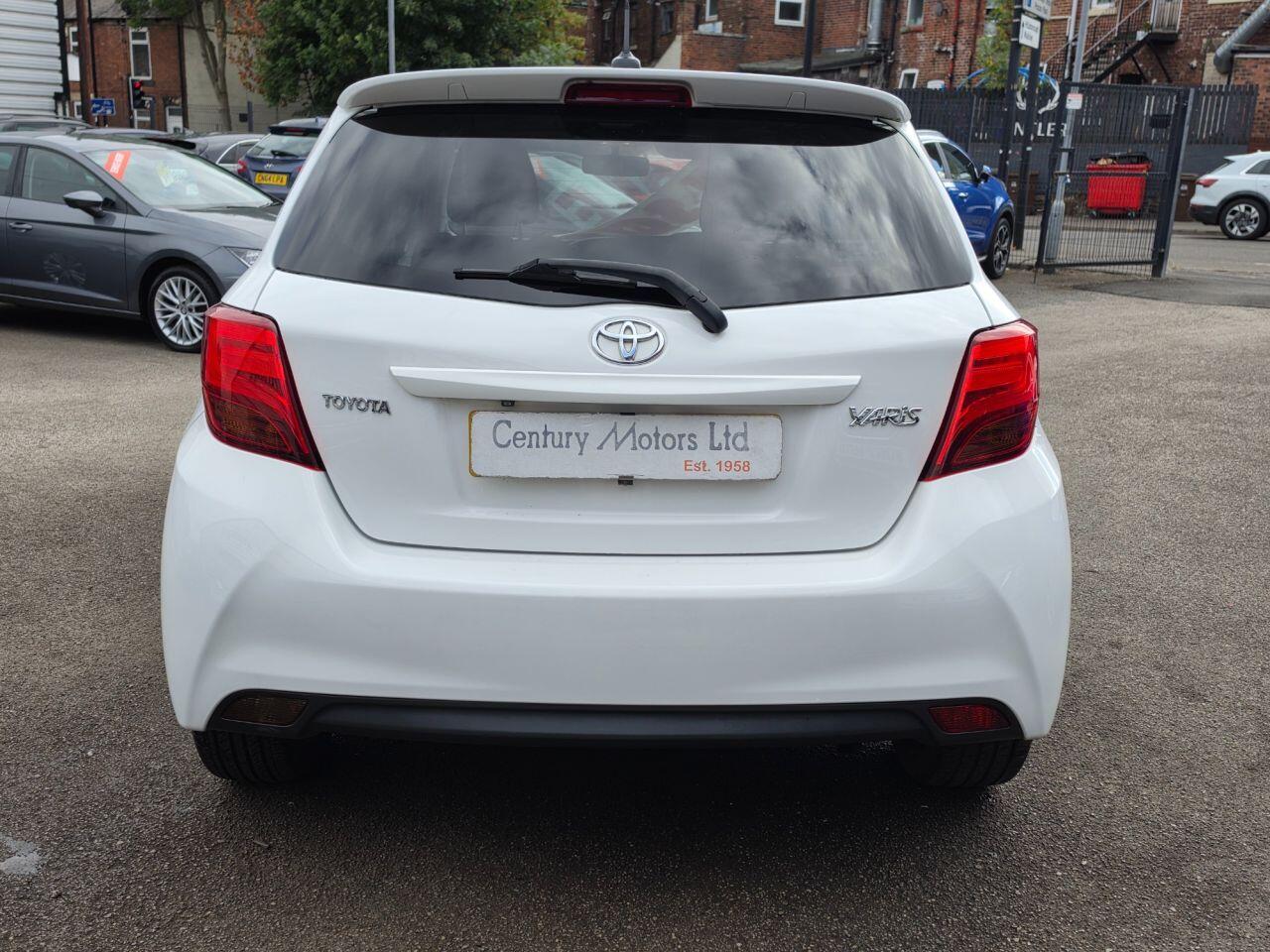 Toyota Yaris - Image 12
