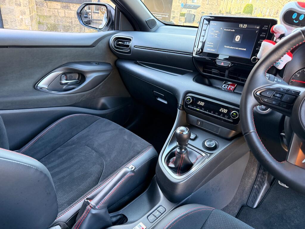 Toyota Yaris - Image 48