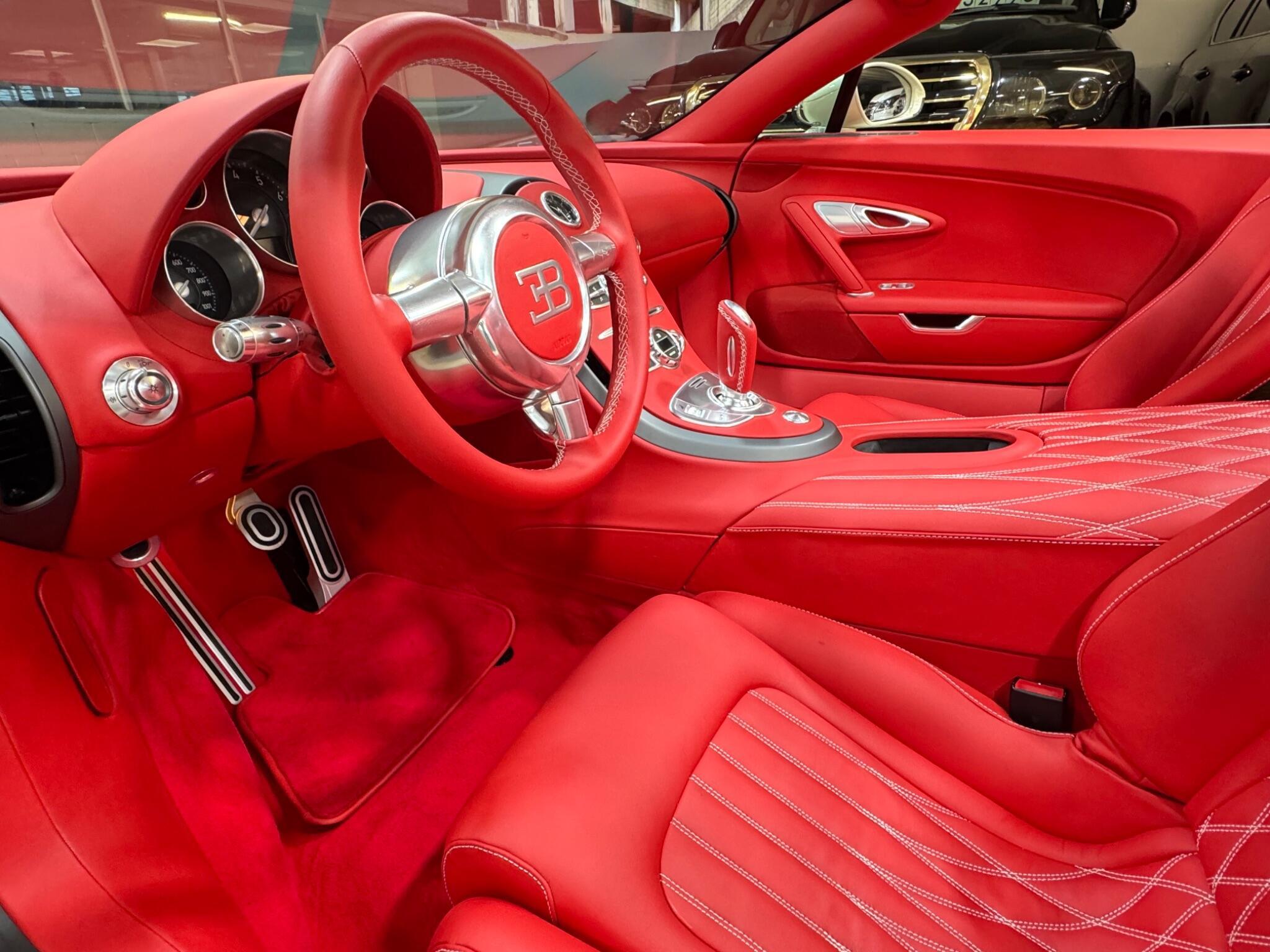 Bugatti Veyron - Image 9