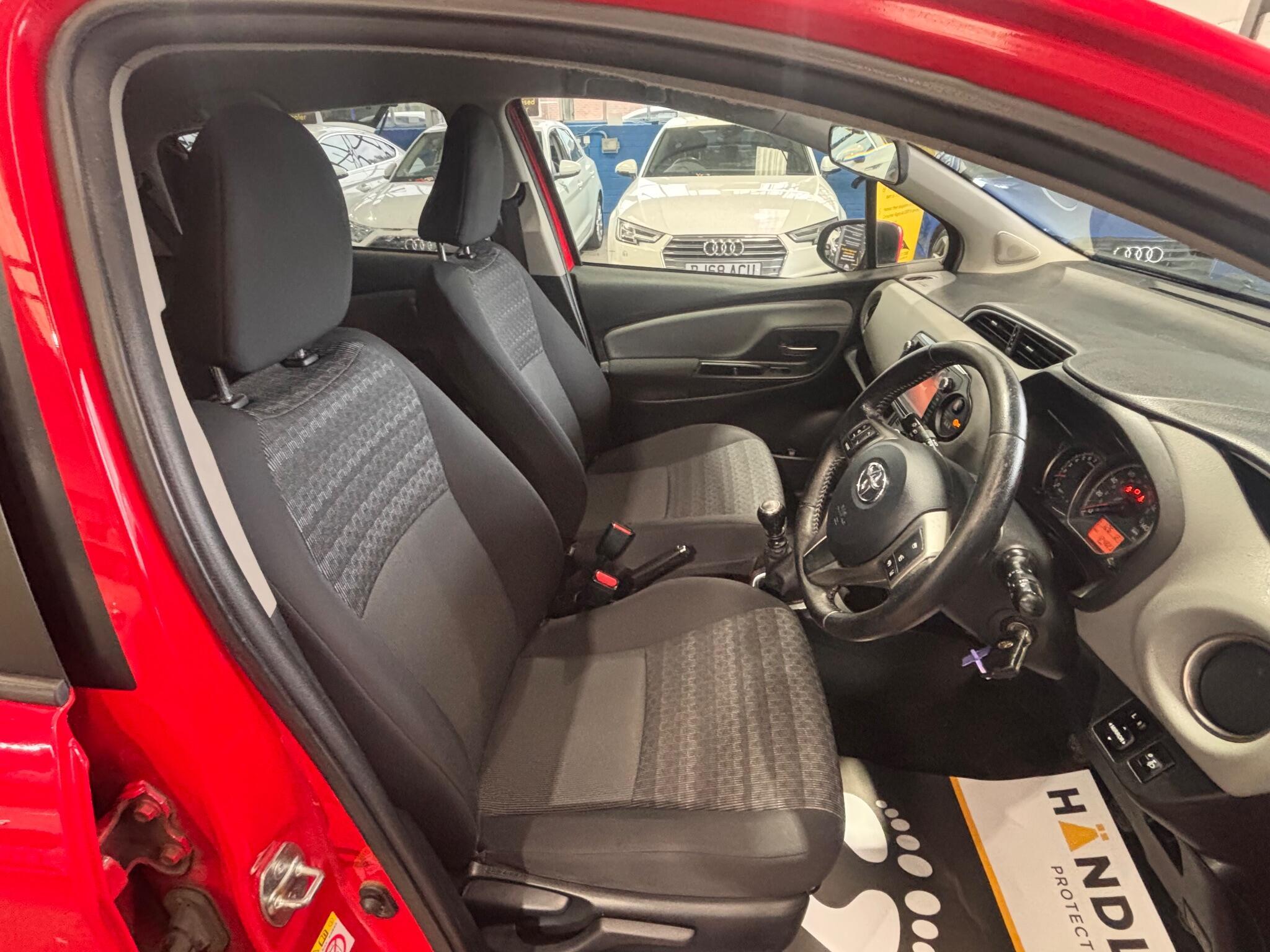 Toyota Yaris - Image 22