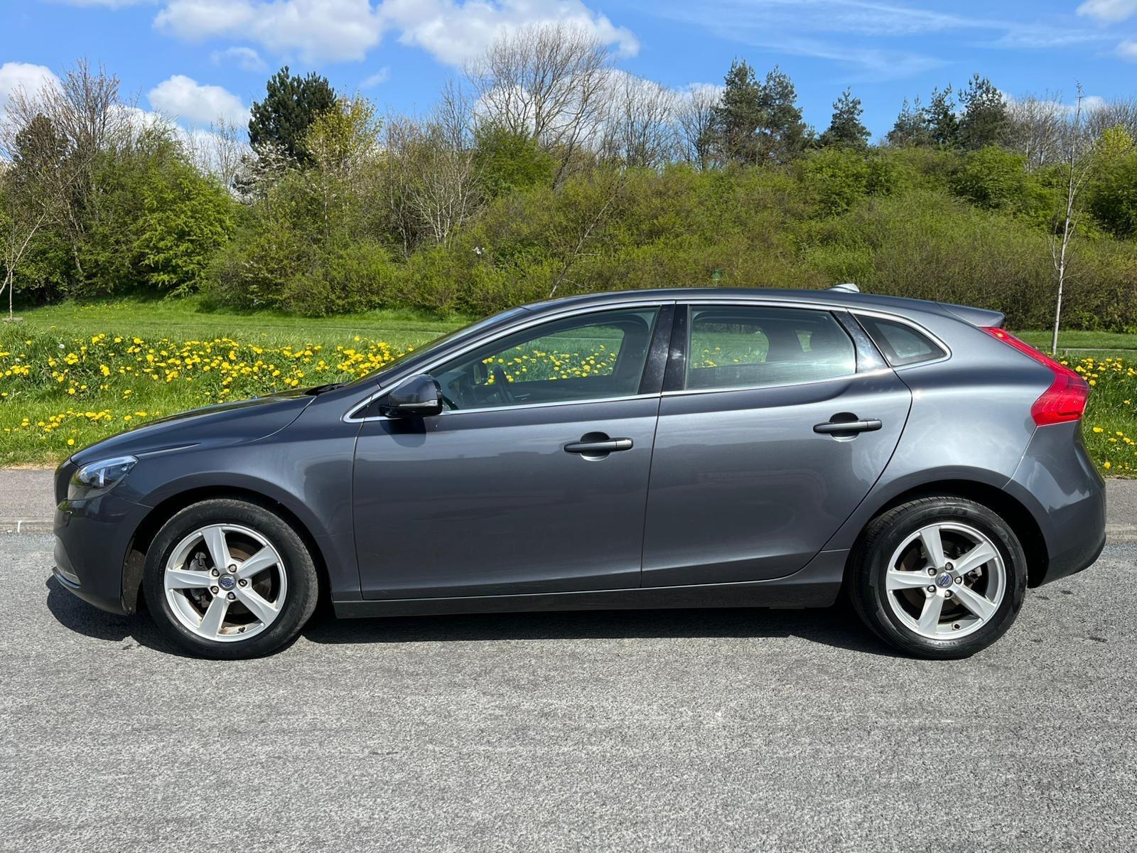 Volvo V40 - Image 5