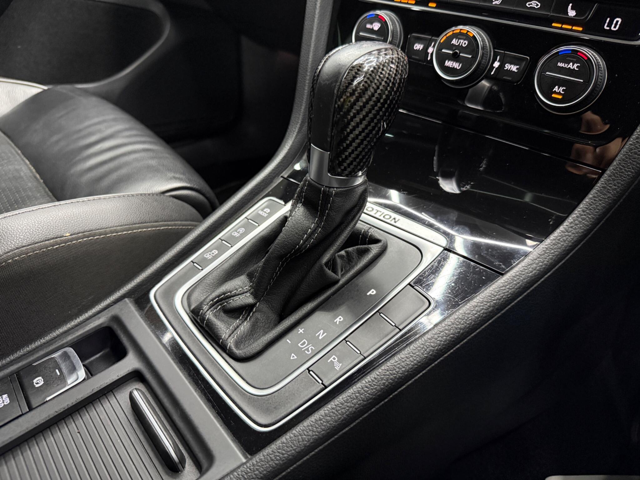 Volkswagen Golf - Image 47