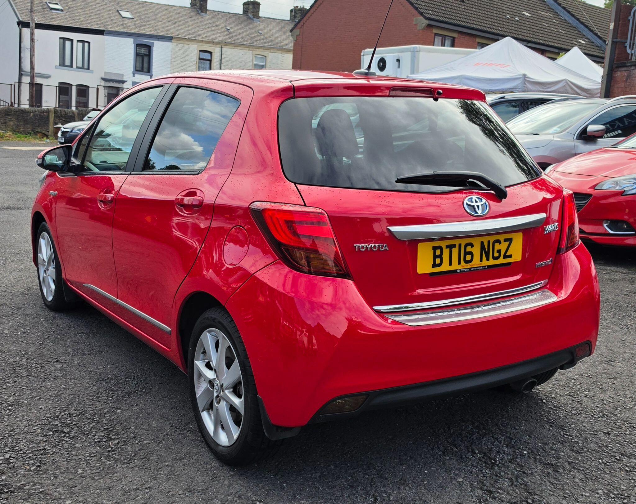 Toyota Yaris - Image 5