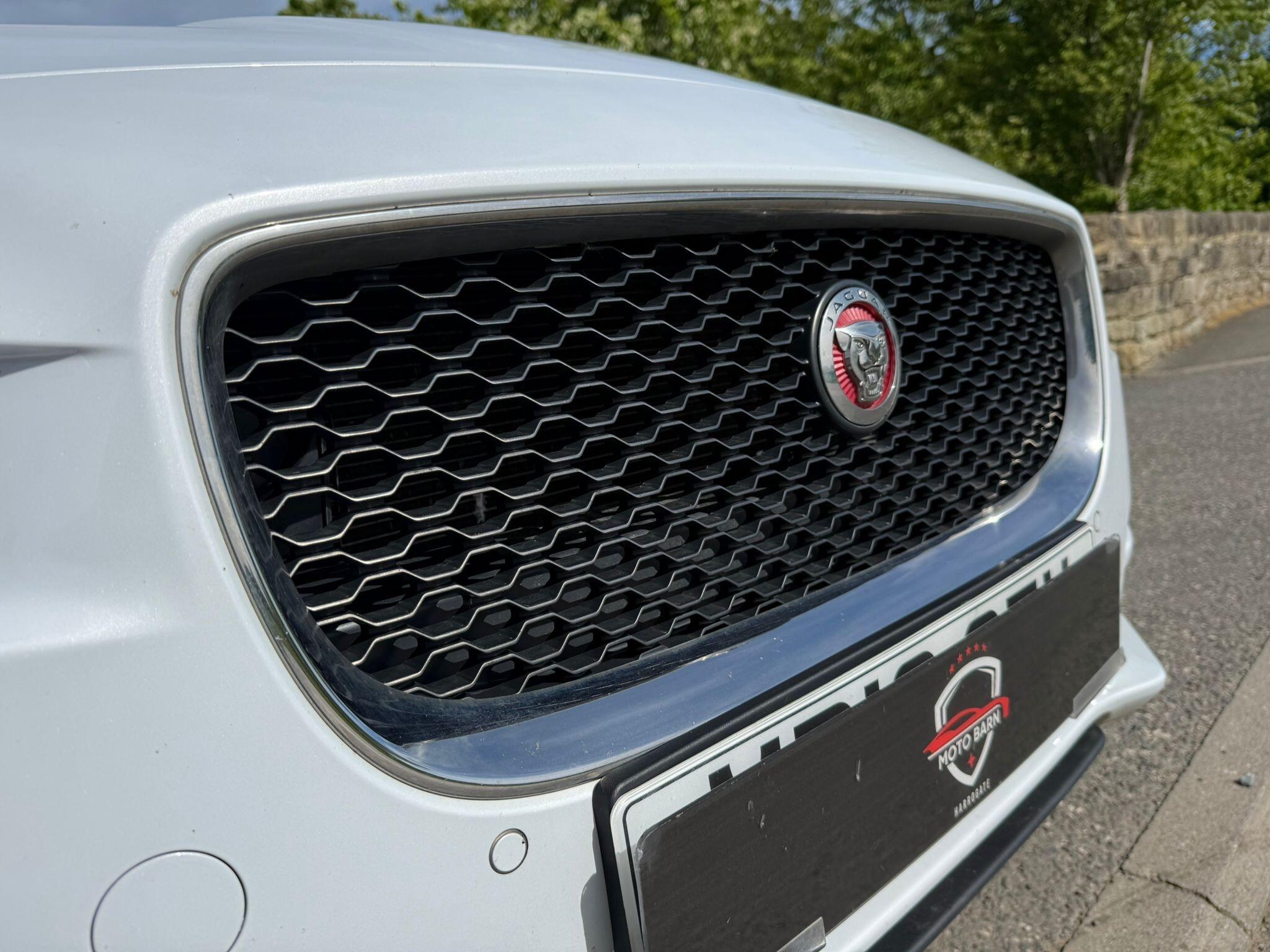 Jaguar XE - Image 48
