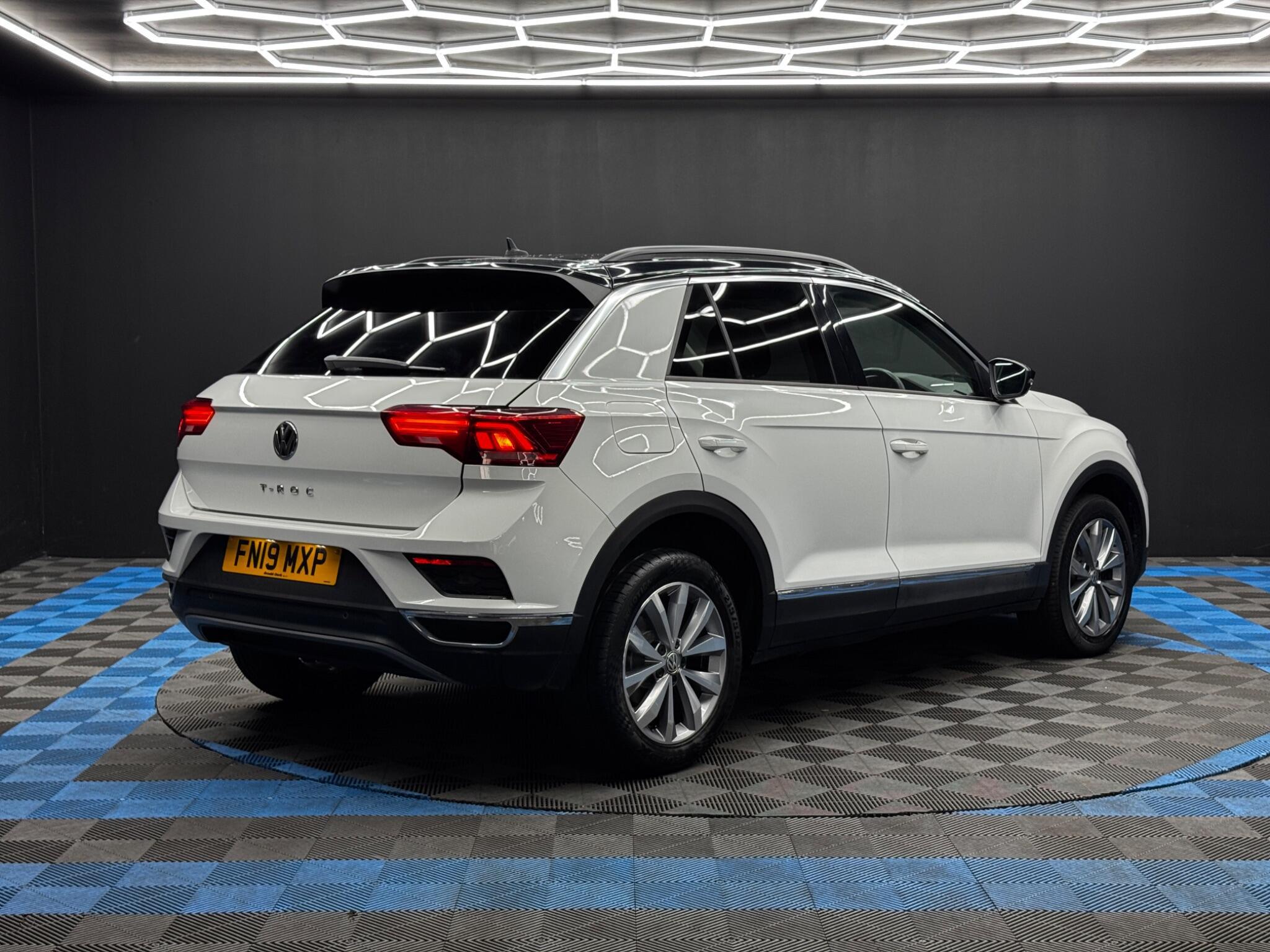 Volkswagen T-Roc - Image 5